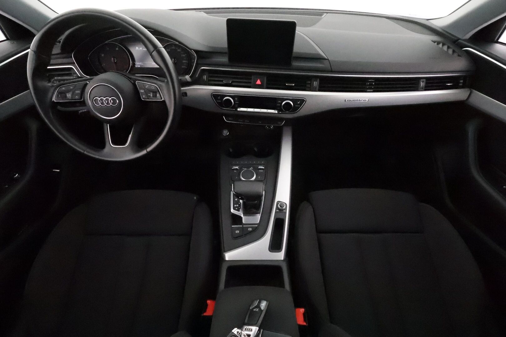 AUDI A4 2018 Sedan Business Sport Comfort S line Edition 2,0 TDI quattro S tronic **Webasto / Vakkari / Koukku / Sporttipenkit** - Suomi-auto / Kahdet renkaat aluvanteilla / P.tutkat