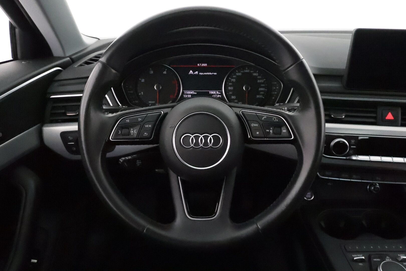 AUDI A4 2018 Sedan Business Sport Comfort S line Edition 2,0 TDI quattro S tronic **Webasto / Vakkari / Koukku / Sporttipenkit** - Suomi-auto / Kahdet renkaat aluvanteilla / P.tutkat
