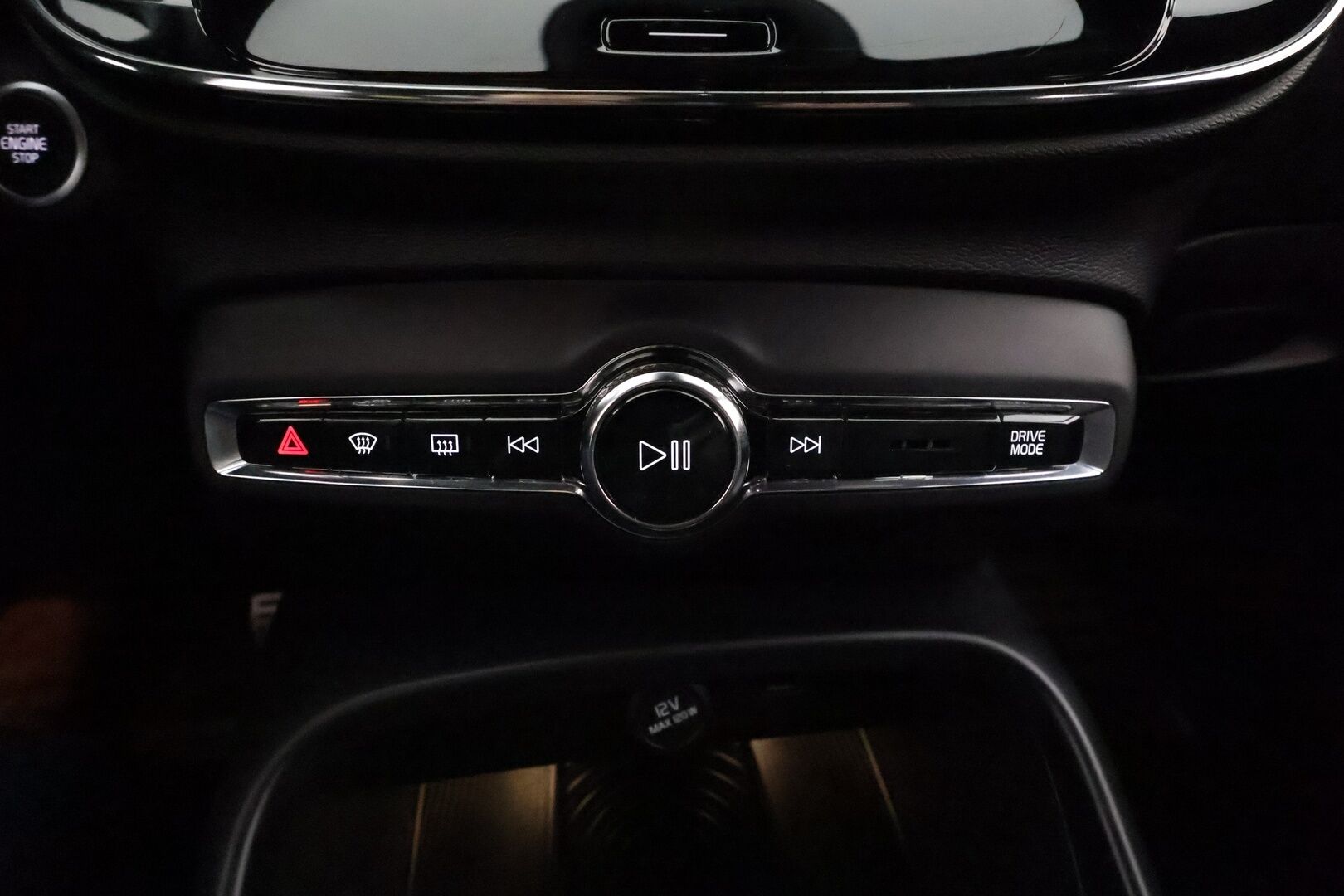Volvo XC40 2018 D4 AWD R-Design First Edition aut ** 1-Om Suomi auto / Adapt.vakkari / Koukku / Pa-lisälämmitin / 360 kamera / Full LED / Nahkasisusta - 3,99 % KORKOTARJOUS TÄHÄN AUTOON - Digimittari / Navi / 2x renkaat 