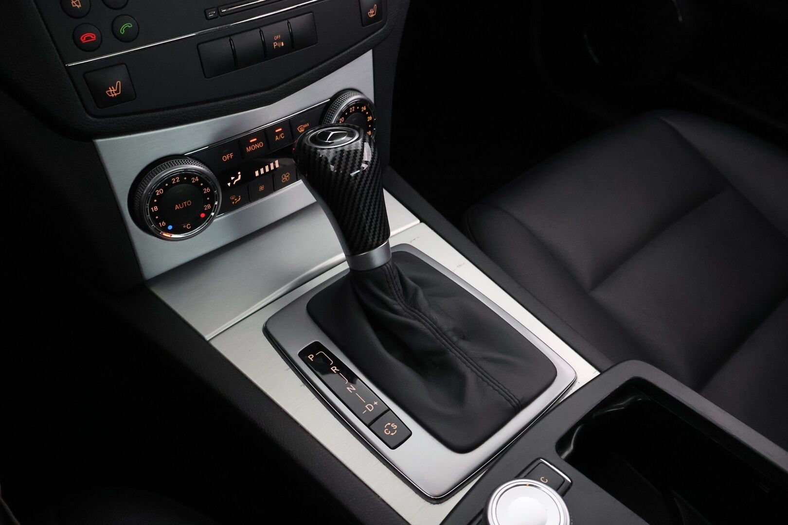 Mercedes-Benz C 2009 MYYDÄÄN HUUTOKAUPAT.COM