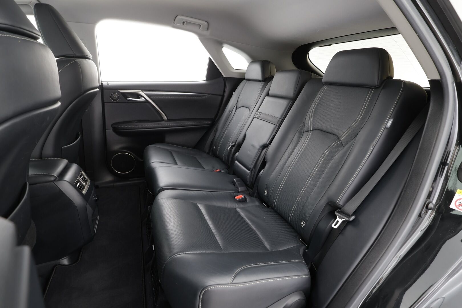 Lexus RX 2017 450h Hybrid 4WD A Executive * ACC / LED / P.Kamera / Ilmastoitu Muistipenkki / Navi / Kaistavahti / Keyless * - Kahdet renkaat - HULLUT JOULUT KORKOTARJOUS 2,49% 