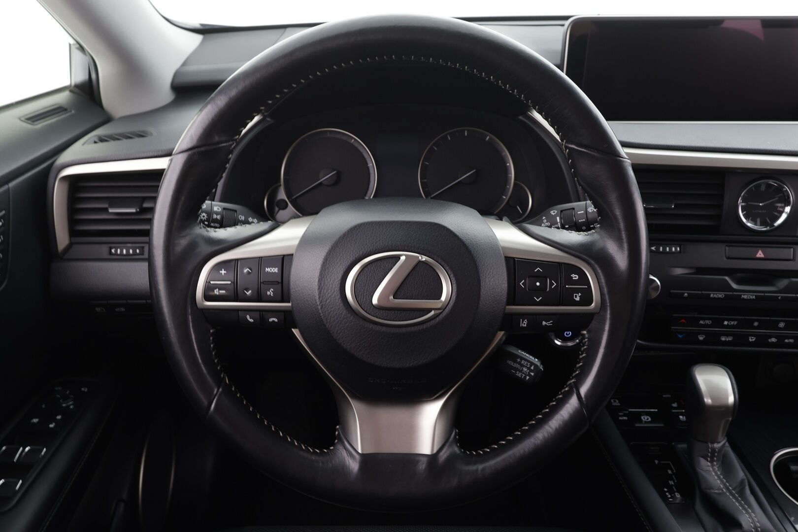 Lexus RX 2017 450h Hybrid 4WD A Executive * ACC / LED / P.Kamera / Ilmastoitu Muistipenkki / Navi / Kaistavahti / Keyless * - Kahdet renkaat - HULLUT JOULUT KORKOTARJOUS 2,49% 