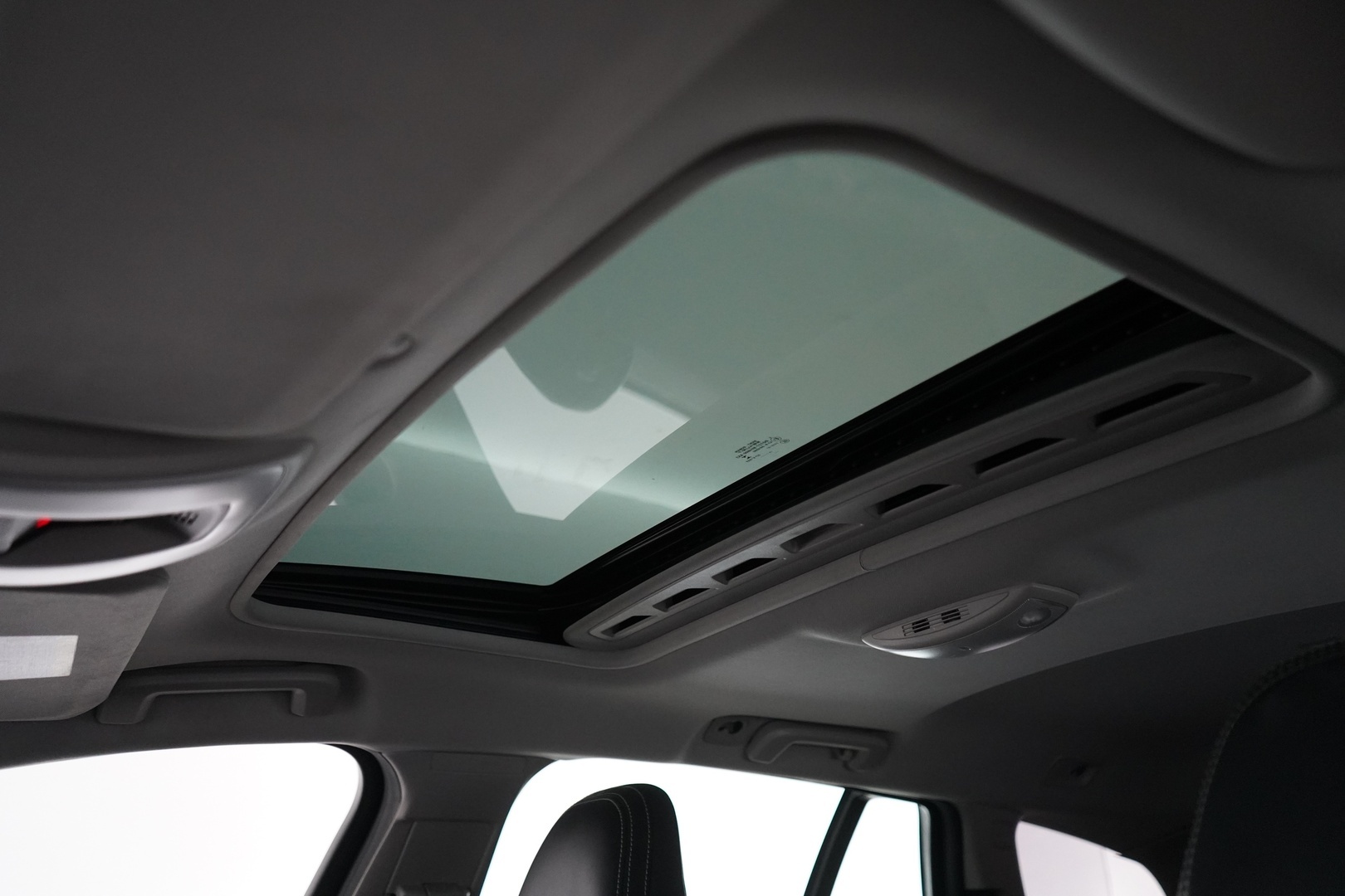 Volvo V60 2013 * MYYDÄÄN HUUTOKAUPAT.COM *