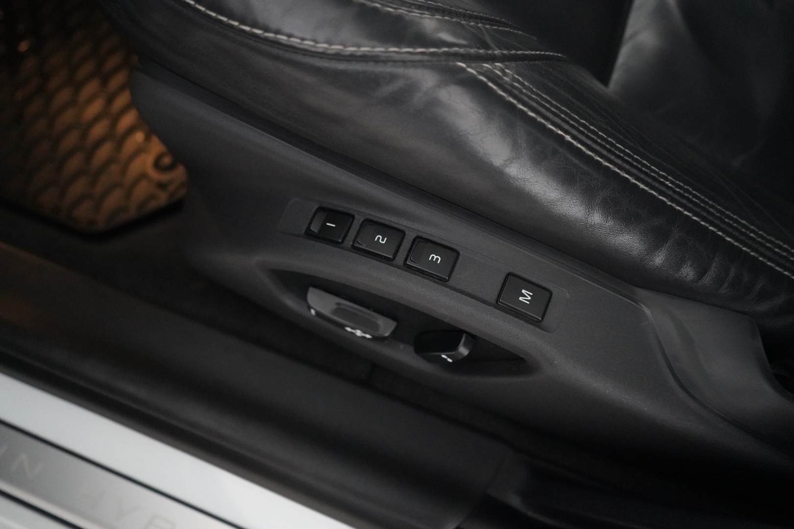 Volvo V60 2013 * MYYDÄÄN HUUTOKAUPAT.COM *