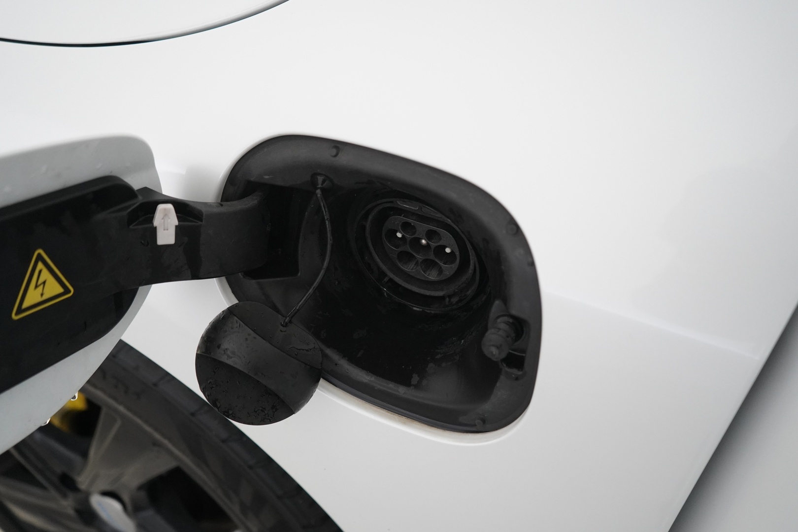 Volvo V60 2013 * MYYDÄÄN HUUTOKAUPAT.COM *