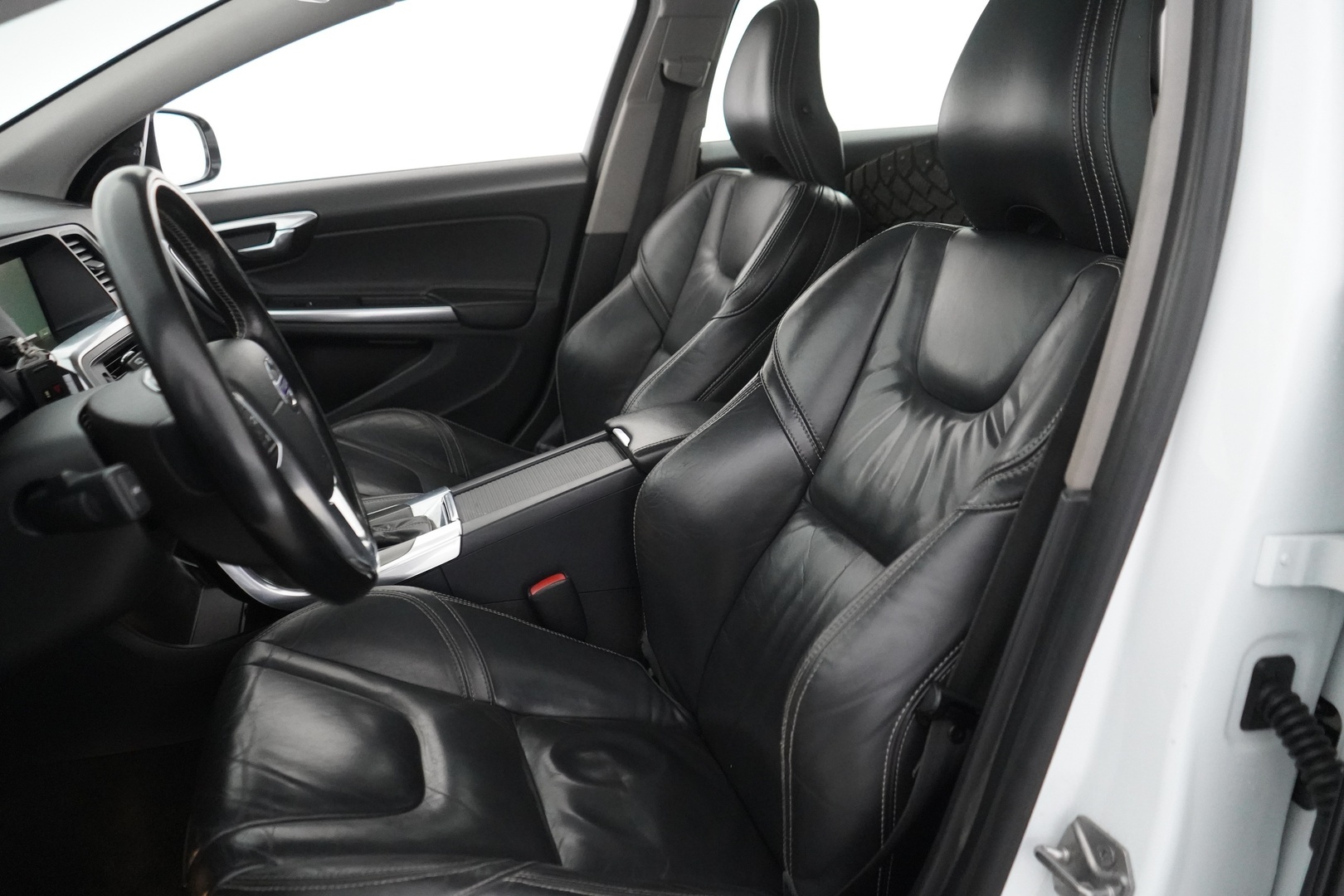 Volvo V60 2013 * MYYDÄÄN HUUTOKAUPAT.COM *