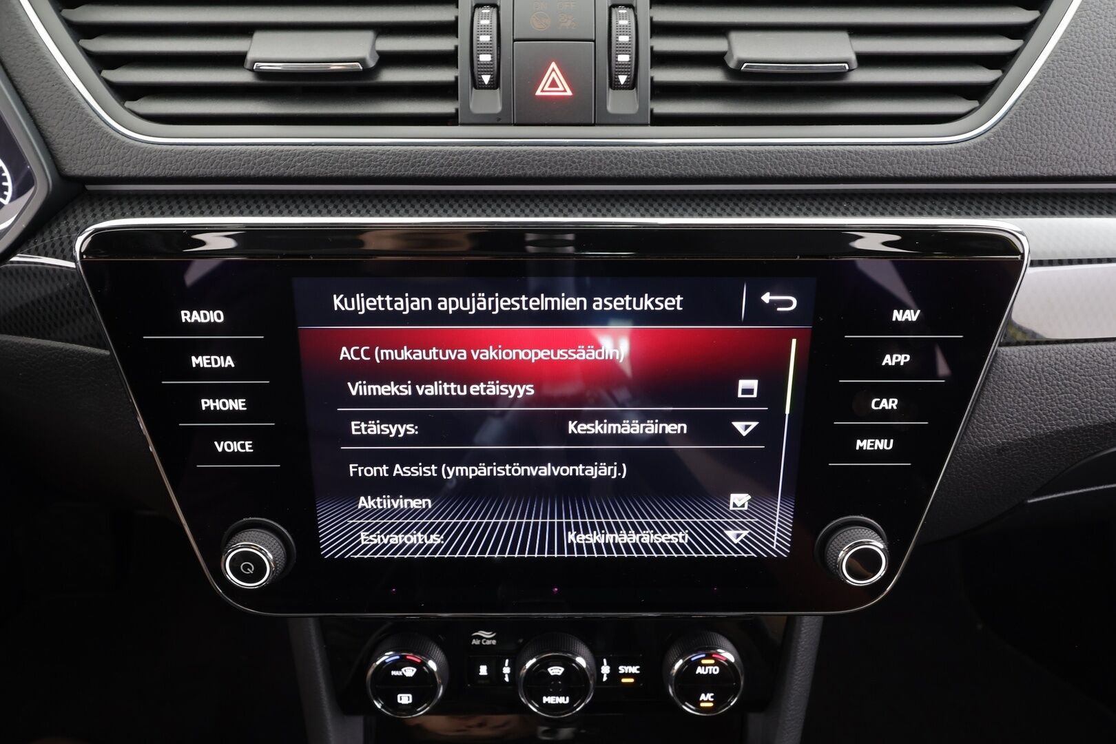 Skoda Superb 2018 1,4 TSI ACT SportLine - | ACC | Webasto | Skoda crystal Light Matrix LED | Canton | Muistipenkki | P.Kamera | Puolinahat | Ratinlämmitys | Puolinahat | Apple&Android | Suomi-auto | Kahdet Renkaat |