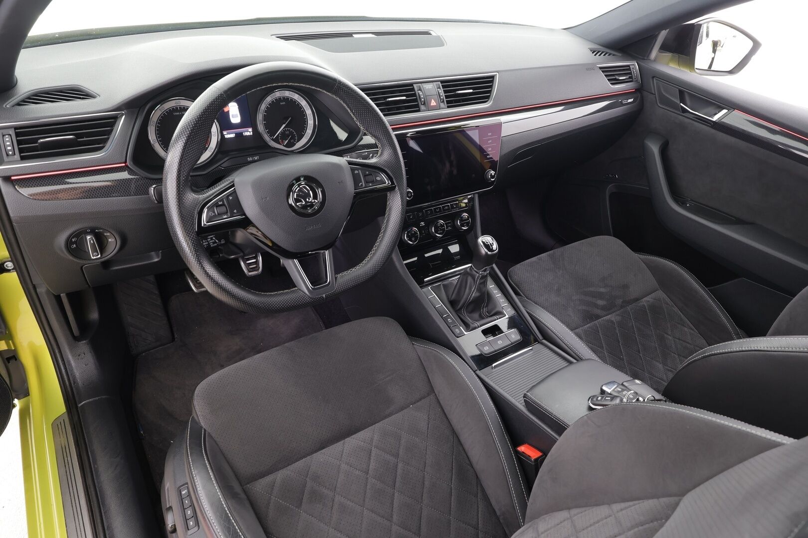 Skoda Superb 2018 1,4 TSI ACT SportLine - | ACC | Webasto | Skoda crystal Light Matrix LED | Canton | Muistipenkki | P.Kamera | Puolinahat | Ratinlämmitys | Puolinahat | Apple&Android | Suomi-auto | Kahdet Renkaat |