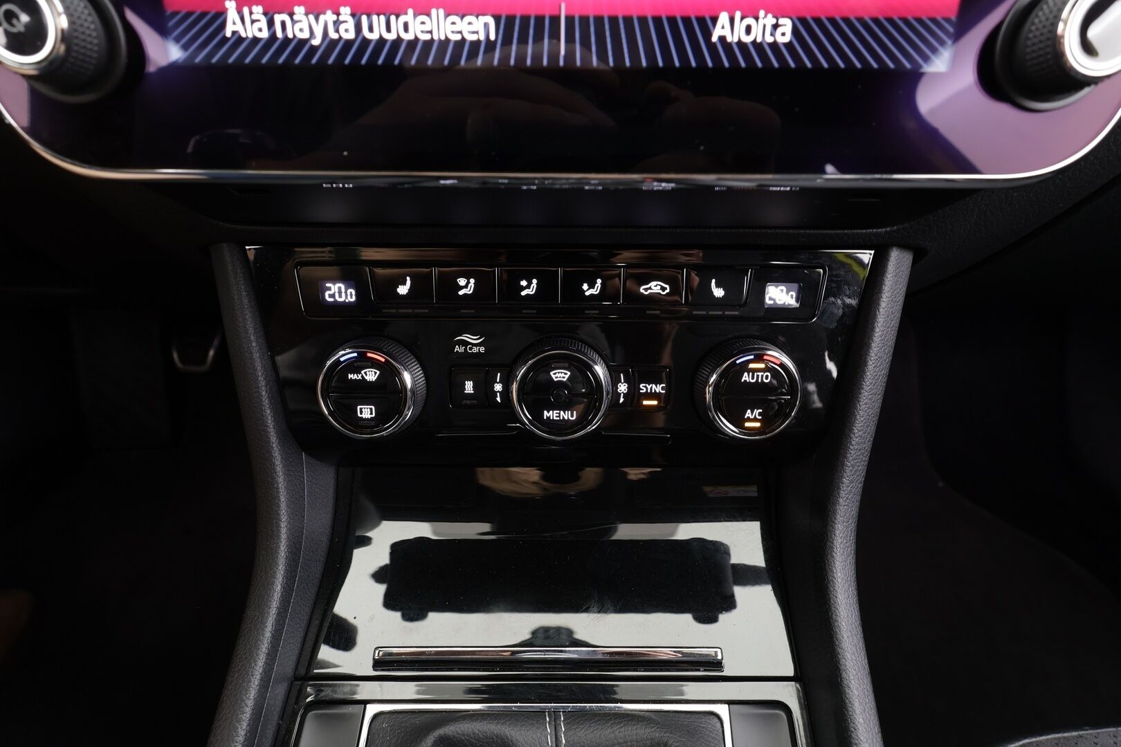 Skoda Superb 2018 1,4 TSI ACT SportLine - | ACC | Webasto | Skoda crystal Light Matrix LED | Canton | Muistipenkki | P.Kamera | Puolinahat | Ratinlämmitys | Puolinahat | Apple&Android | Suomi-auto | Kahdet Renkaat |