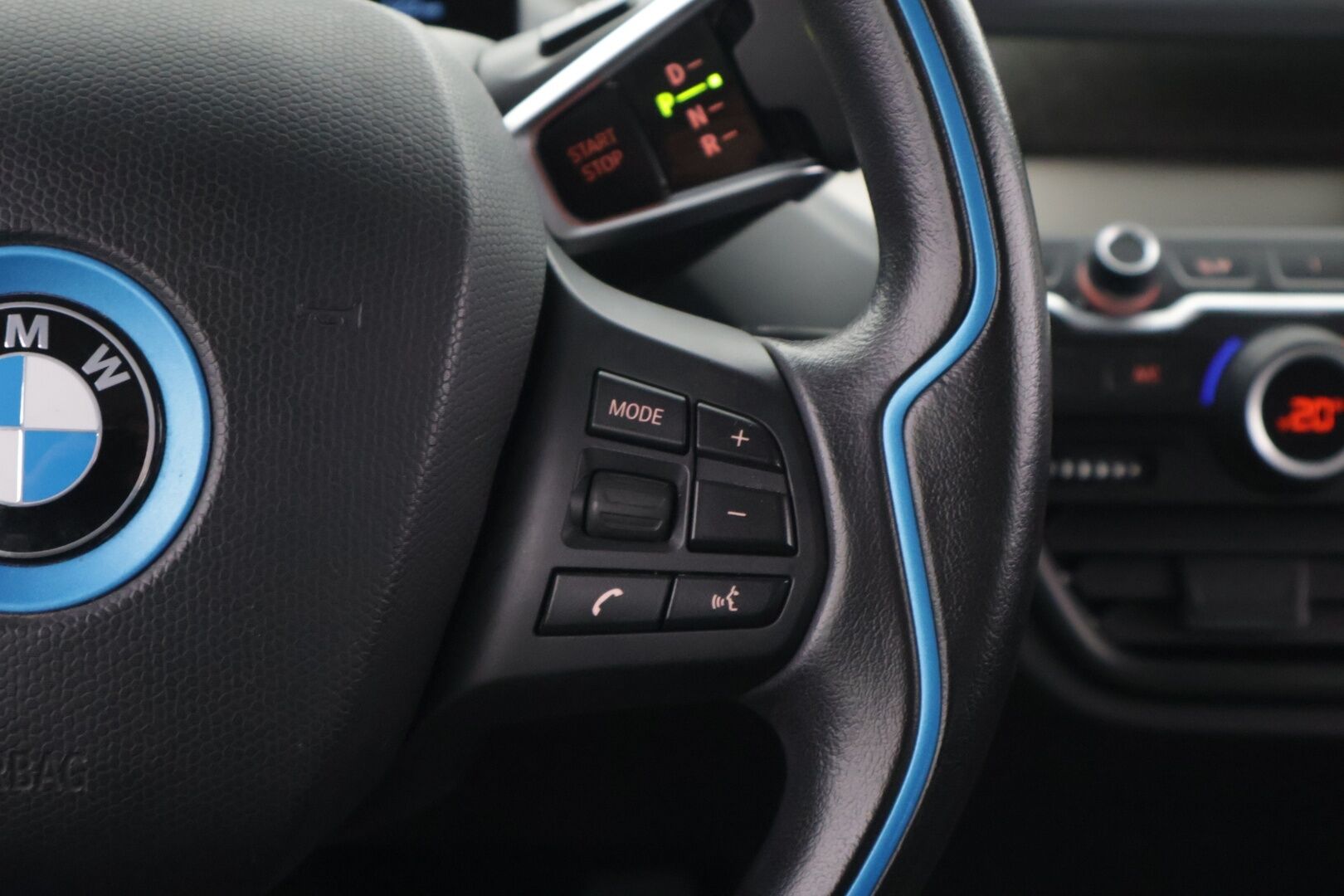 BMW i3 2014 60 Ah REX - *Vakkari / Pysäköintitutkat / P. Kamera / LED / Harman/Kardon*