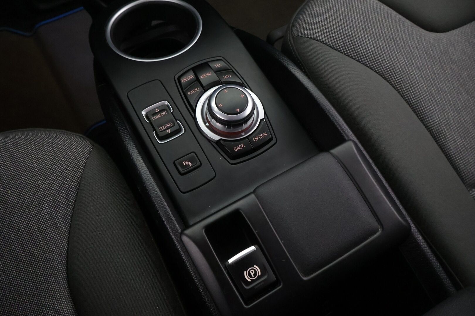 BMW i3 2014 60 Ah REX - *Vakkari / Pysäköintitutkat / P. Kamera / LED / Harman/Kardon*