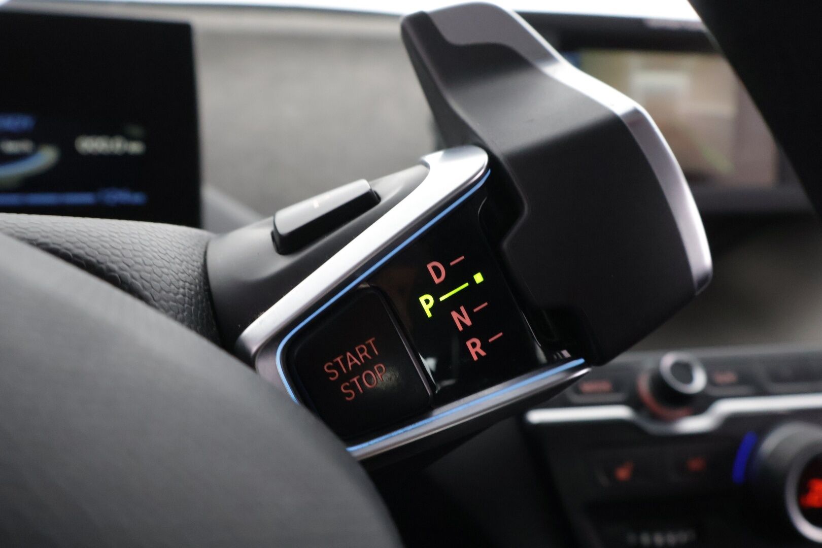 BMW i3 2014 60 Ah REX - *Vakkari / Pysäköintitutkat / P. Kamera / LED / Harman/Kardon*