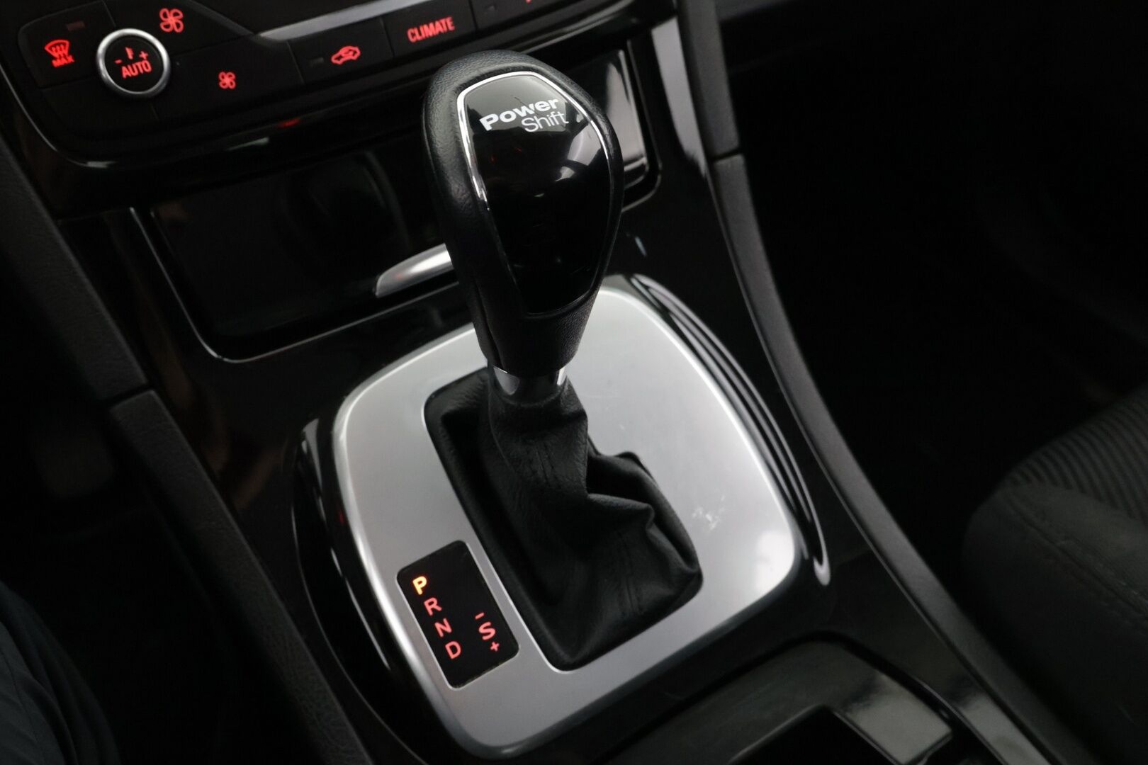 Ford S-Max 2011 2,0 TDCi 163 hv PowerShift Titanium A6 5-ovinen *Lohko / Koukku / PremiumHifi / Hyvin huollettu* - -*Myydään huutokaupat.comissa * - KORKO VAIN 3,99 %