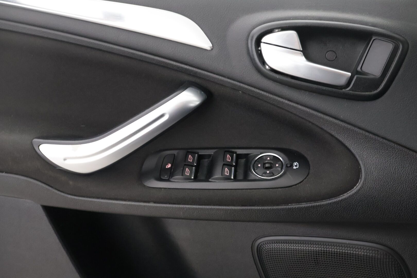 Ford S-Max 2011 2,0 TDCi 163 hv PowerShift Titanium A6 5-ovinen *Lohko / Koukku / PremiumHifi / Hyvin huollettu* - -*Myydään huutokaupat.comissa * - KORKO VAIN 3,99 %
