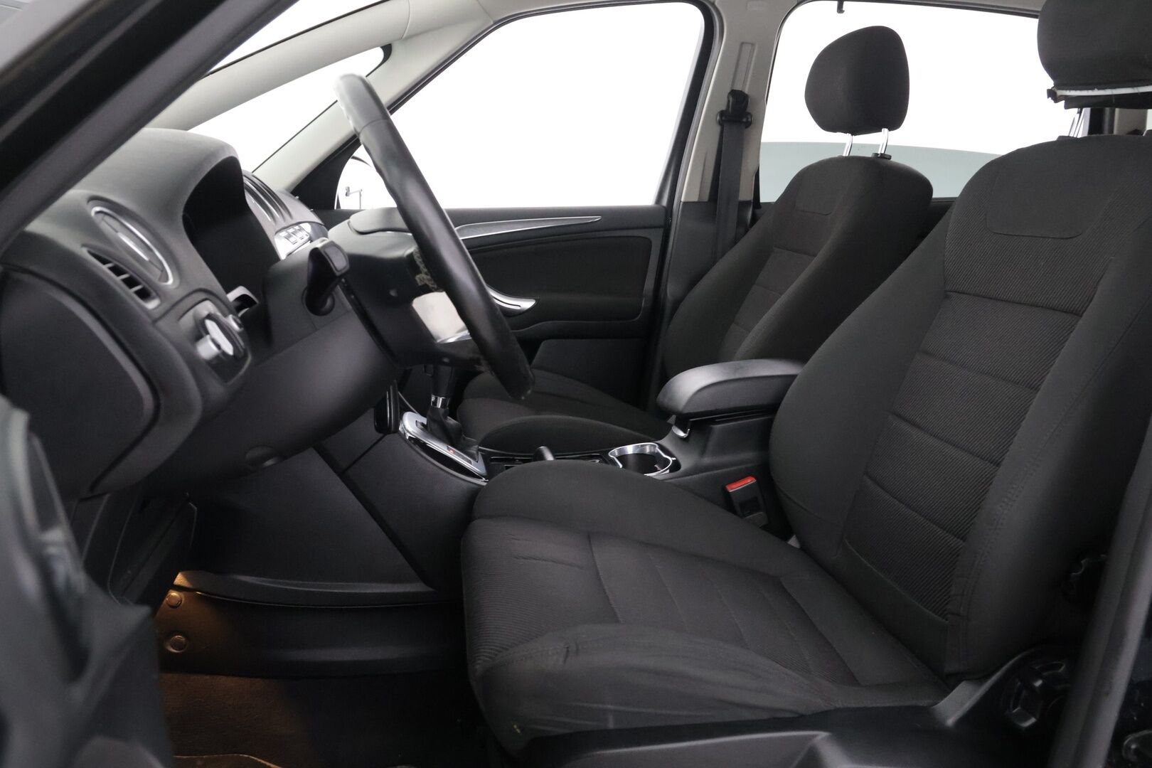 Ford S-Max 2011 2,0 TDCi 163 hv PowerShift Titanium A6 5-ovinen *Lohko / Koukku / PremiumHifi / Hyvin huollettu* - -*Myydään huutokaupat.comissa * - KORKO VAIN 3,99 %