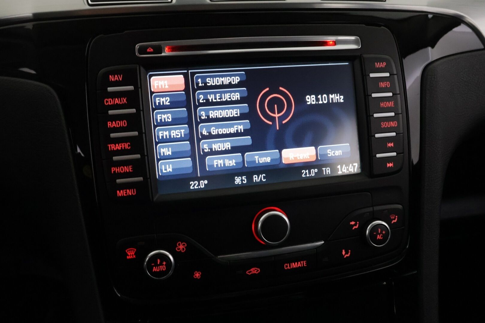 Ford S-Max 2011 2,0 TDCi 163 hv PowerShift Titanium A6 5-ovinen *Lohko / Koukku / PremiumHifi / Hyvin huollettu* - -*Myydään huutokaupat.comissa * - KORKO VAIN 3,99 %