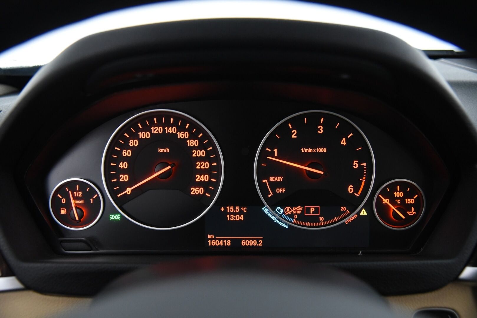 BMW 320 2014 3-sarja F31 Touring 320d A Business / Lohkolämmitin / HUD / Koukku /  Adapt.valot / Tutkat / Nahkapenkit / Panorama / - HiFi / Prov.navi / 2x vanteet
