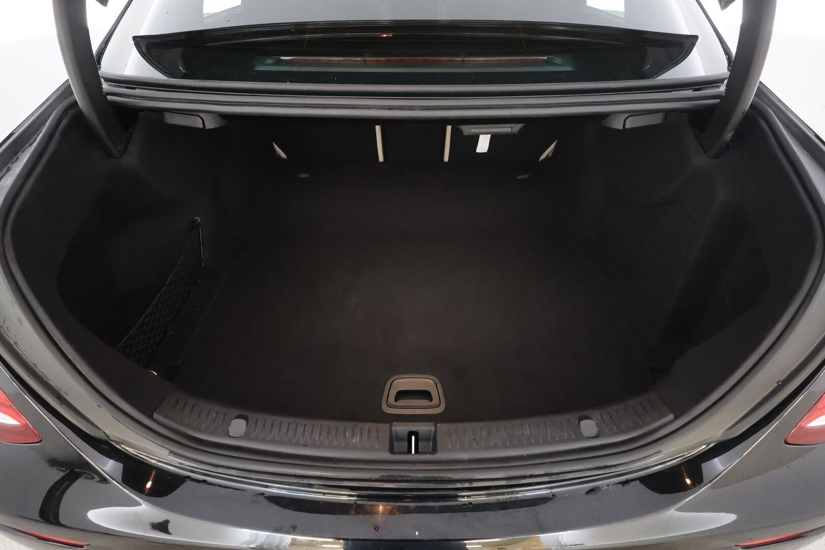 Mercedes-Benz E 2018 220 d 4Matic A Premium Business * Vakkari / High perfo LED / P.kamera / Sporttinahat / Ambient * - 1.Om Suomi-auto / Kahdet renkaat