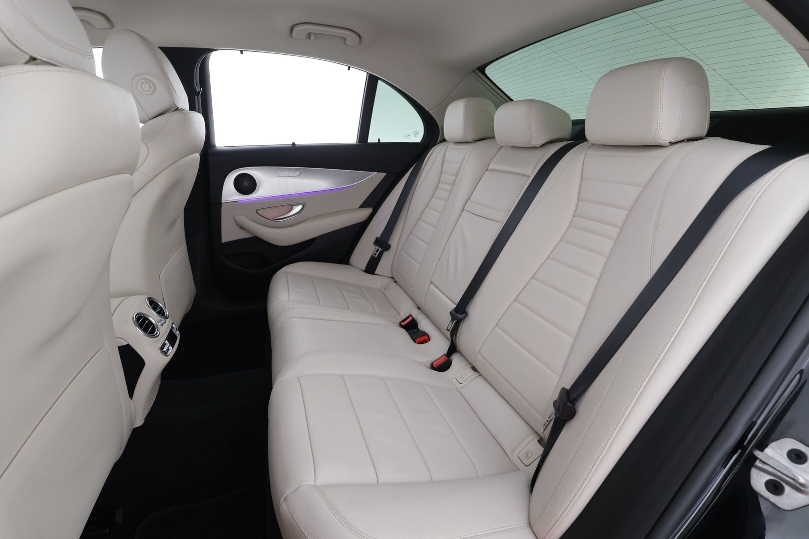 Mercedes-Benz E 2018 220 d 4Matic A Premium Business * Vakkari / High perfo LED / P.kamera / Sporttinahat / Ambient * - 1.Om Suomi-auto / Kahdet renkaat