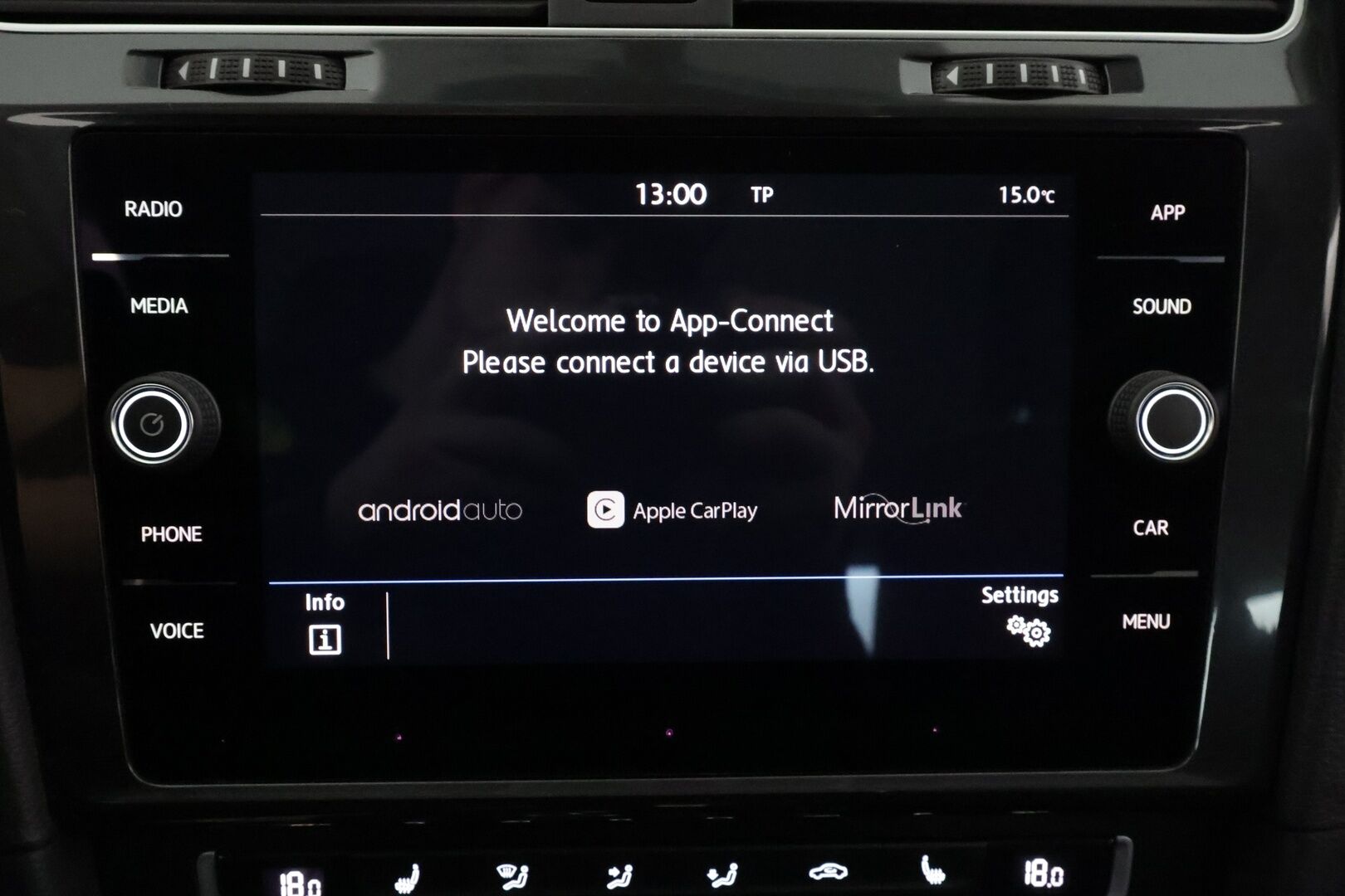 Volkswagen Golf 2018 Comfortline 1,0 TSI 81 kW (110 hv) DSG-automaatti - | ACC | P.Kamera | Bluetooth | Apple&Android | Suomi-auto | Kahdet Renkaat Merkkihuollettu |