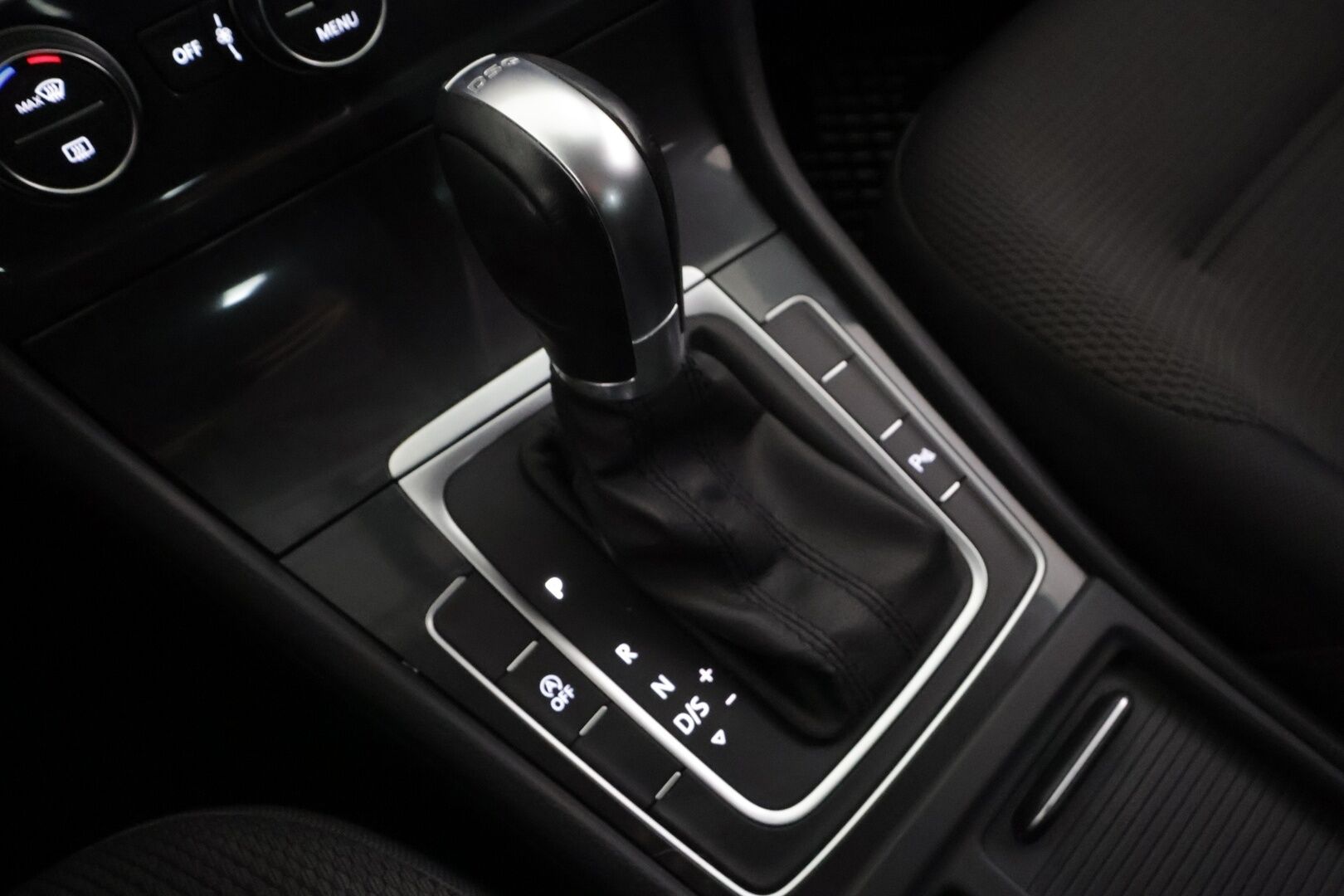 Volkswagen Golf 2018 Comfortline 1,0 TSI 81 kW (110 hv) DSG-automaatti - | ACC | P.Kamera | Bluetooth | Apple&Android | Suomi-auto | Kahdet Renkaat Merkkihuollettu |