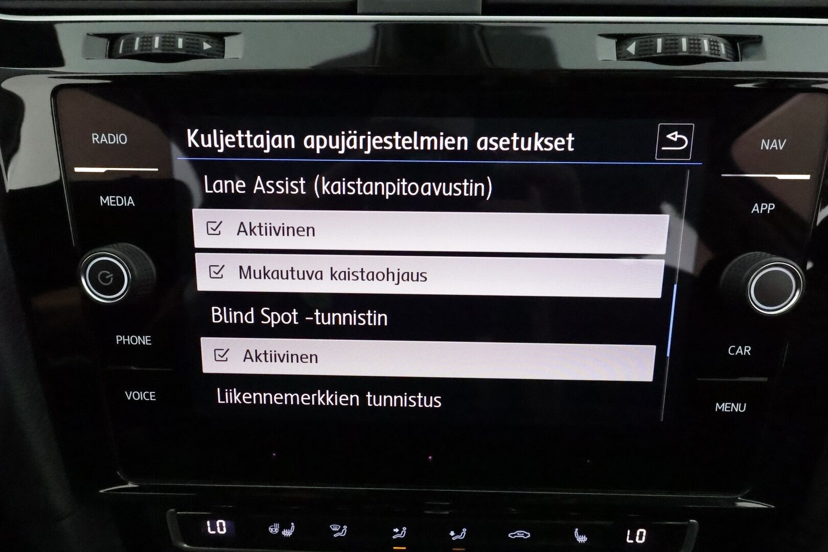 Volkswagen Golf 2018 Highline 1,5 TSI EVO 96 kW BLUEMOTION DSG **Adapt.vakkari / Webasto / Adapt.LED / P.Kamera / Hierovapenkki / Navi** - Sumi-auto / Kahdet Renkaat