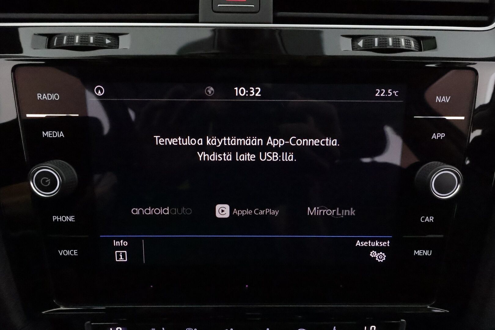 Volkswagen Golf 2018 Highline 1,5 TSI EVO 96 kW BLUEMOTION DSG **Adapt.vakkari / Webasto / Adapt.LED / P.Kamera / Hierovapenkki / Navi** - Sumi-auto / Kahdet Renkaat
