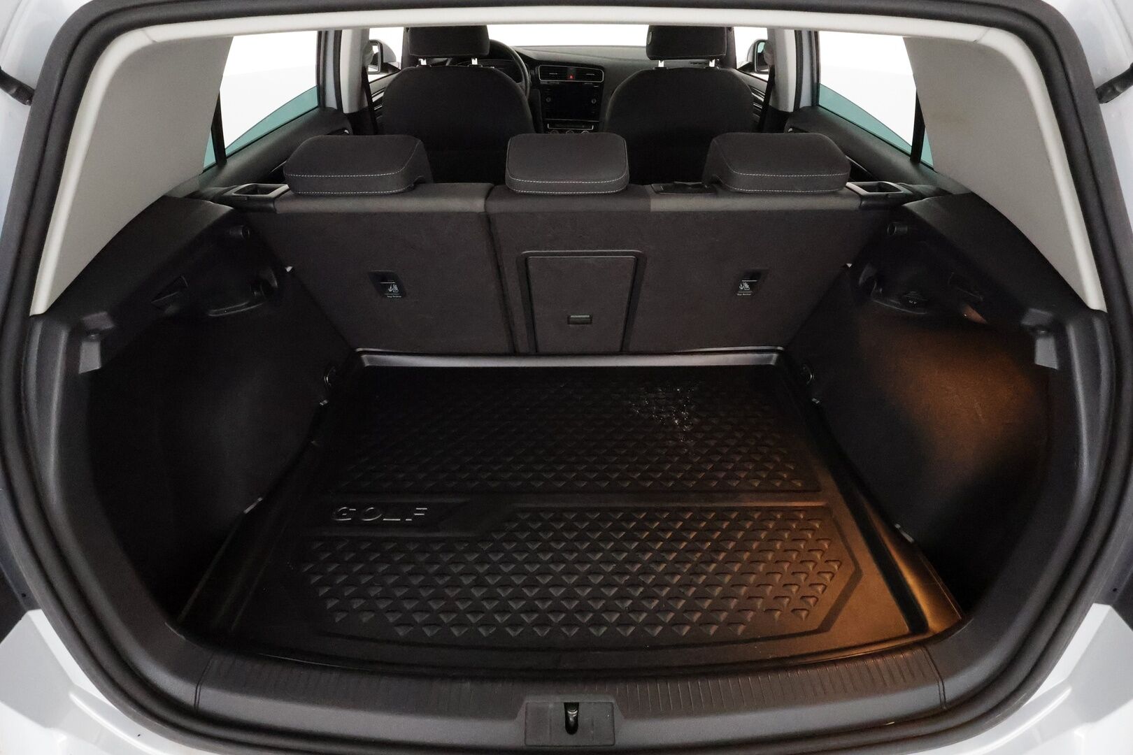 Volkswagen Golf 2018 Highline 1,5 TSI EVO 96 kW BLUEMOTION DSG **Adapt.vakkari / Webasto / Adapt.LED / P.Kamera / Hierovapenkki / Navi** - Sumi-auto / Kahdet Renkaat