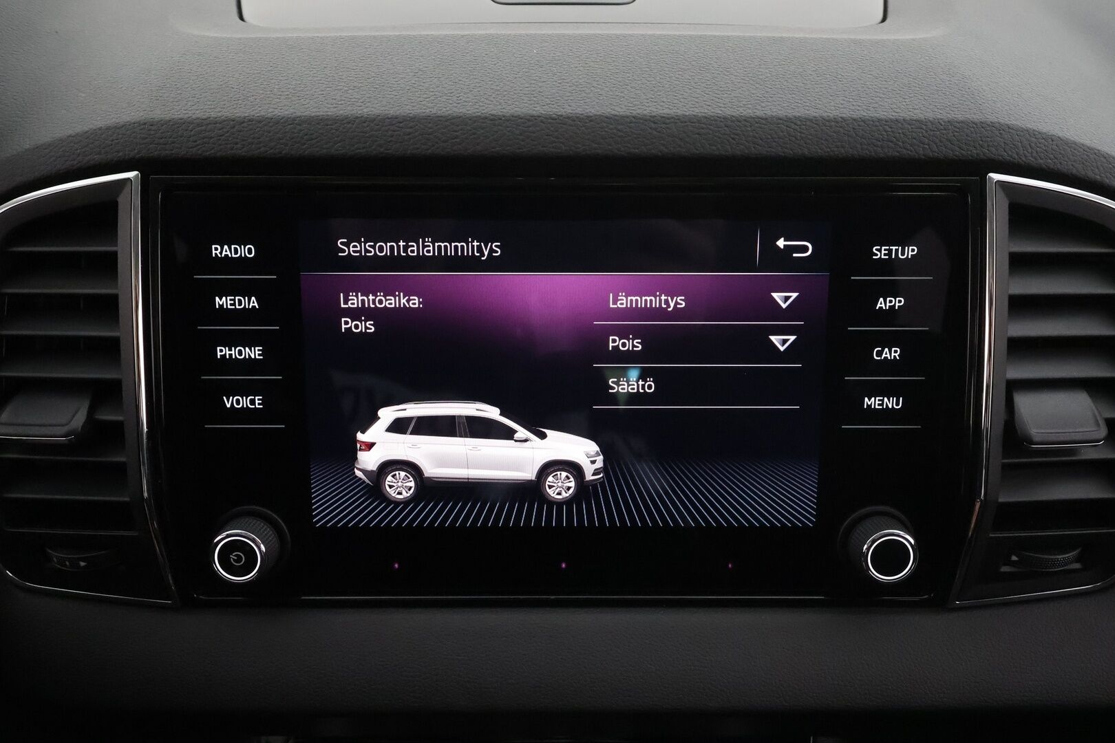 Skoda Karoq 2018 2,0 TDI 150 4x4 Style DSG * ACC / LED / Webasto / P.kamera / Keyless / Navi * - Suomi-auto / Kahdet renkaat