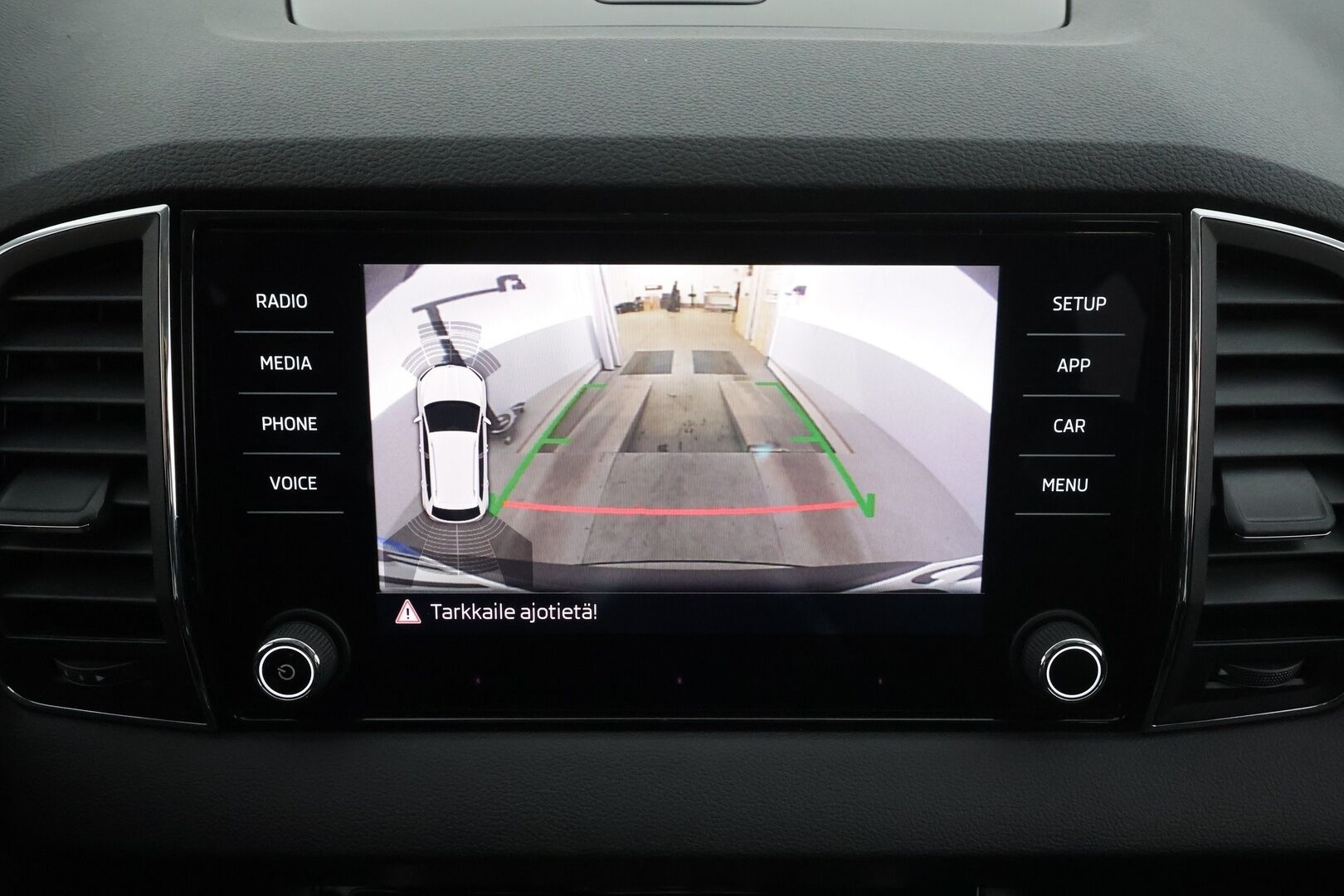 Skoda Karoq 2018 2,0 TDI 150 4x4 Style DSG * ACC / LED / Webasto / P.kamera / Keyless / Navi * - Suomi-auto / Kahdet renkaat