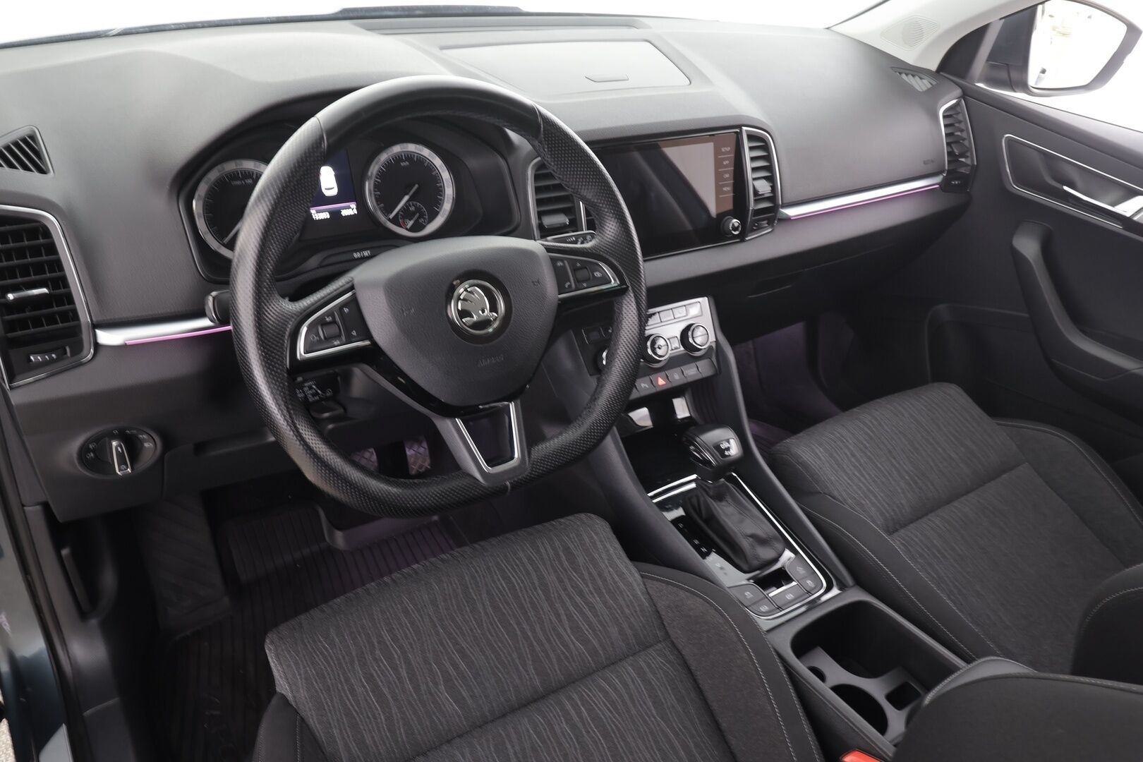 Skoda Karoq 2018 2,0 TDI 150 4x4 Style DSG * ACC / LED / Webasto / P.kamera / Keyless / Navi * - Suomi-auto / Kahdet renkaat