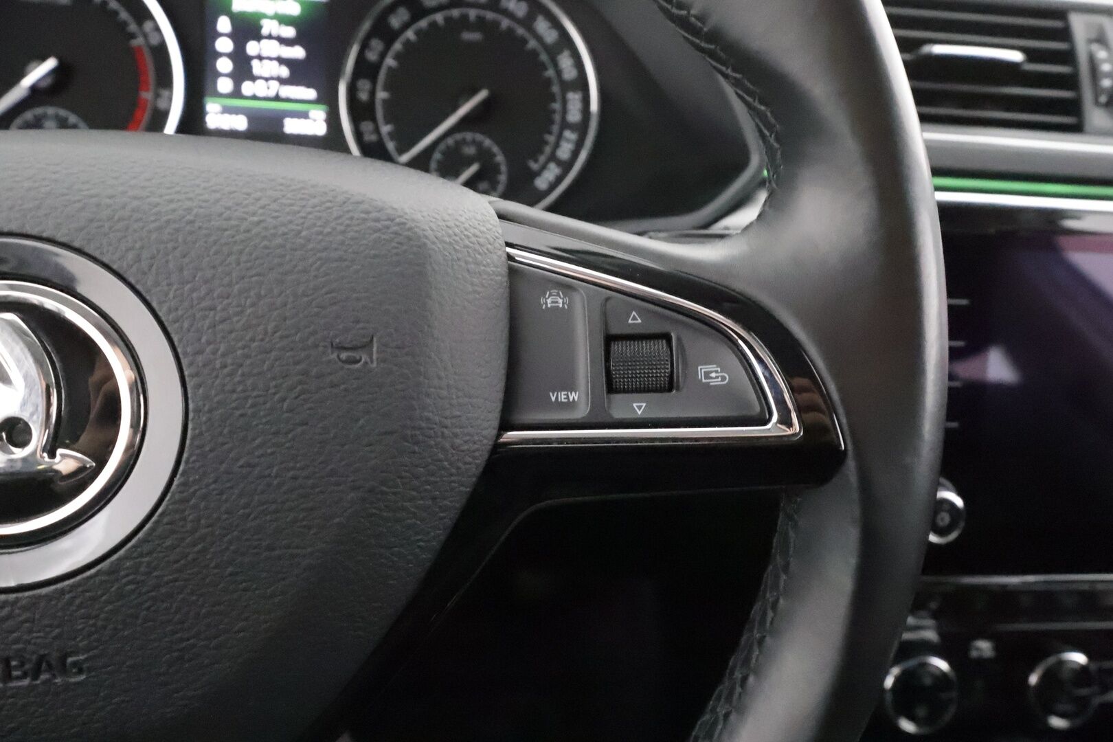 Skoda Superb 2019 Combi 1,5 TSI ACT Style BusinessLine DSG * ACC / Webasto / Koukku / Muistipenkki / Canton / LED / P.kamera * - Suomi-auto / Kahdet Renkaat - HULLUT AVAJAISHULINAT KORKOTARJOUS 3,29 %