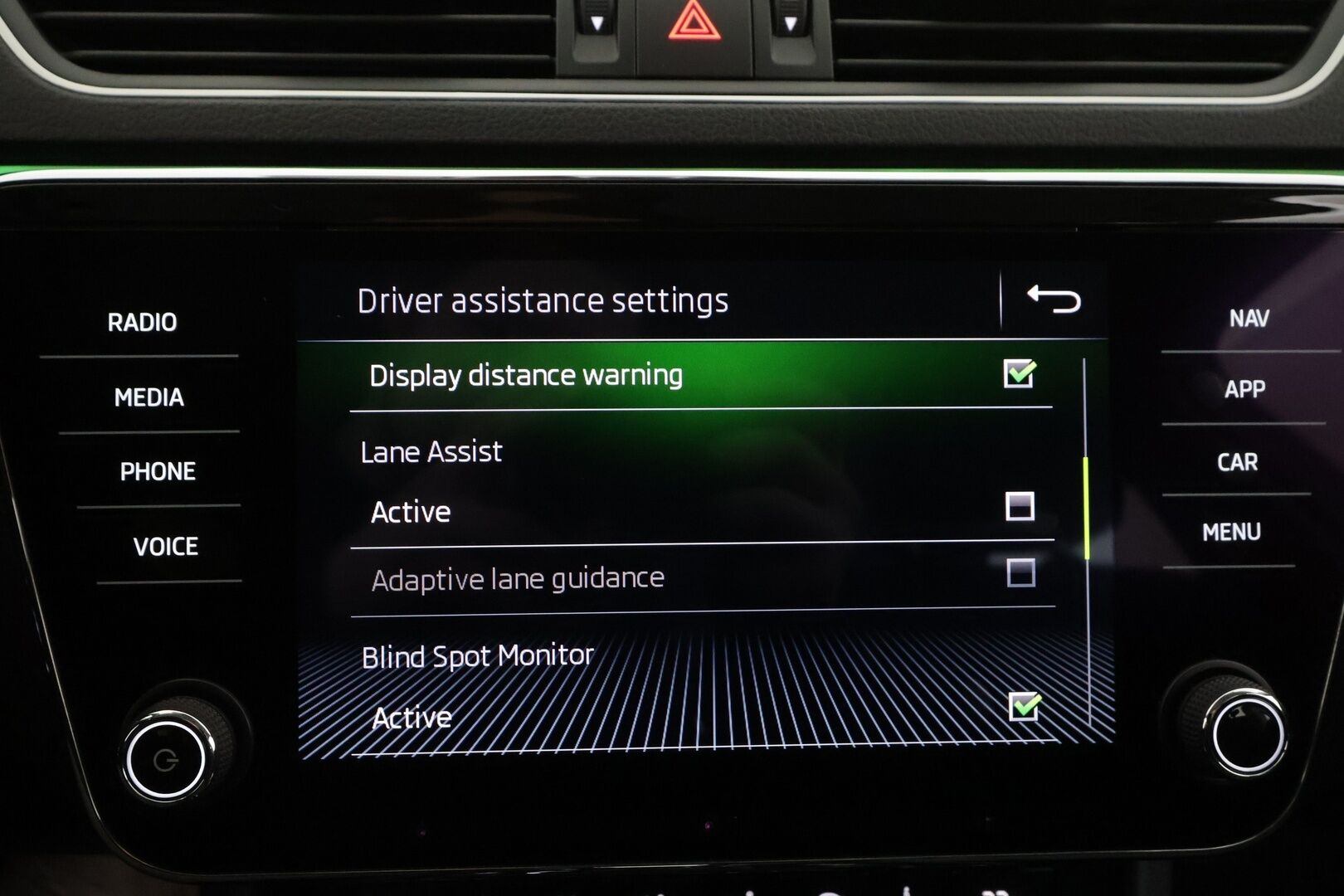 Skoda Superb 2019 Combi 1,5 TSI ACT Style BusinessLine DSG * ACC / Webasto / Koukku / Muistipenkki / Canton / LED / P.kamera * - Suomi-auto / Kahdet Renkaat - HULLUT AVAJAISHULINAT KORKOTARJOUS 3,29 %