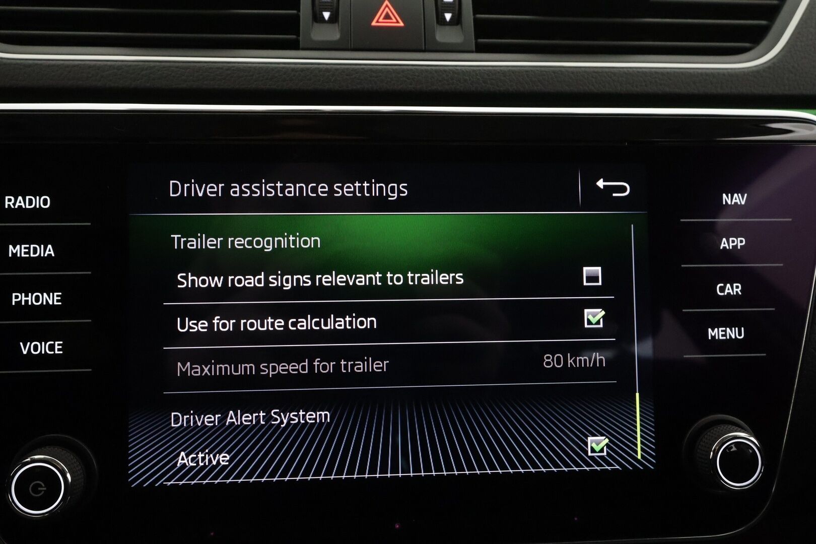 Skoda Superb 2019 Combi 1,5 TSI ACT Style BusinessLine DSG * ACC / Webasto / Koukku / Muistipenkki / Canton / LED / P.kamera * - Suomi-auto / Kahdet Renkaat - HULLUT AVAJAISHULINAT KORKOTARJOUS 3,29 %