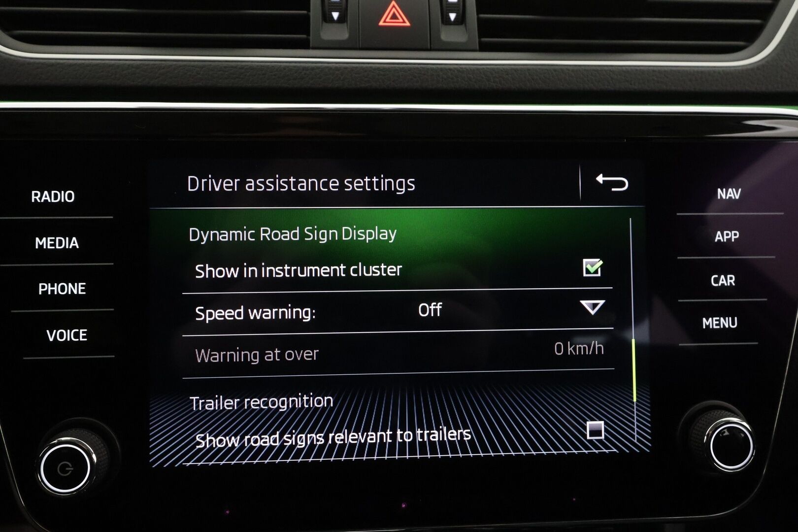 Skoda Superb 2019 Combi 1,5 TSI ACT Style BusinessLine DSG * ACC / Webasto / Koukku / Muistipenkki / Canton / LED / P.kamera * - Suomi-auto / Kahdet Renkaat - HULLUT AVAJAISHULINAT KORKOTARJOUS 3,29 %