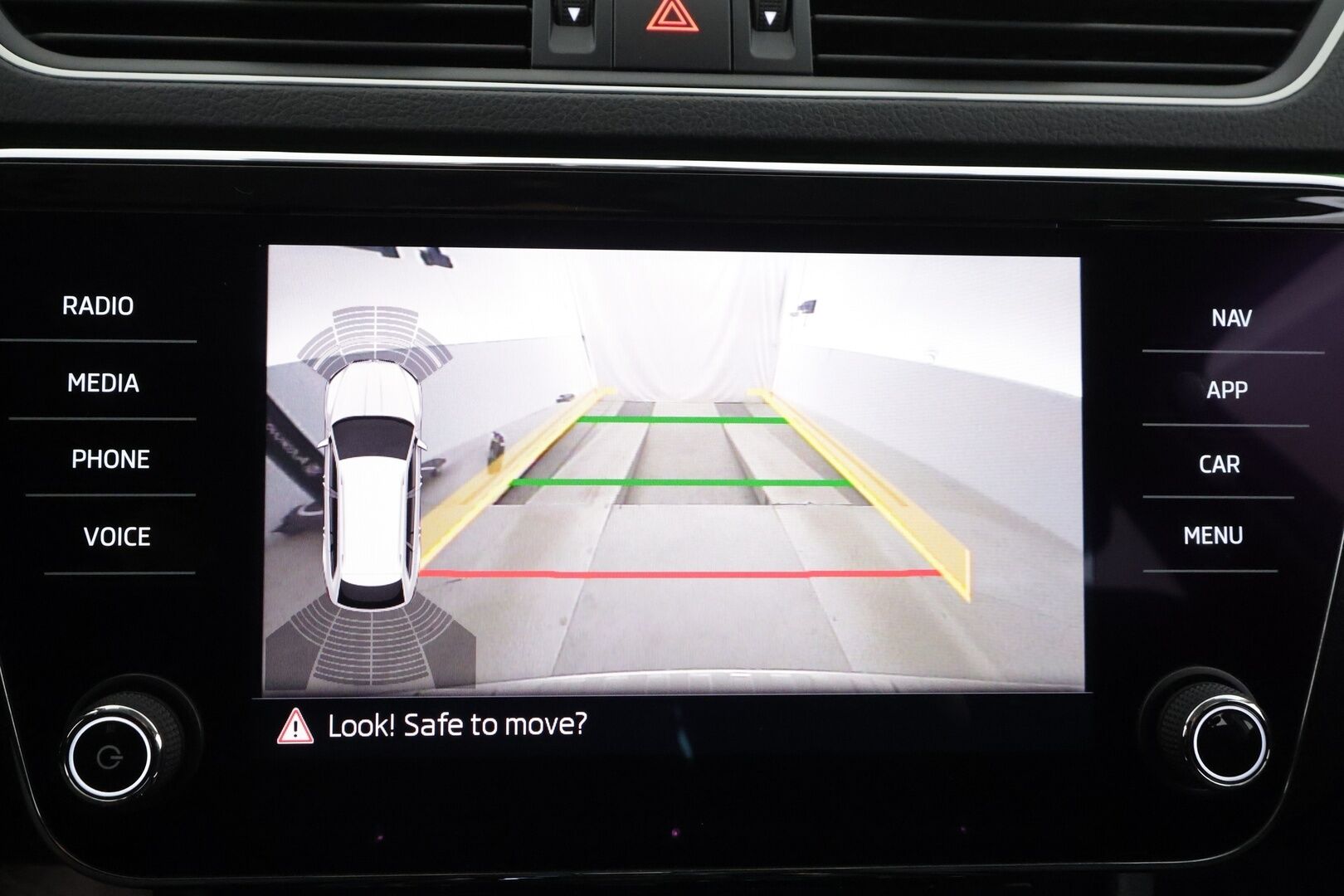 Skoda Superb 2019 Combi 1,5 TSI ACT Style BusinessLine DSG * ACC / Webasto / Koukku / Muistipenkki / Canton / LED / P.kamera * - Suomi-auto / Kahdet Renkaat - HULLUT AVAJAISHULINAT KORKOTARJOUS 3,29 %