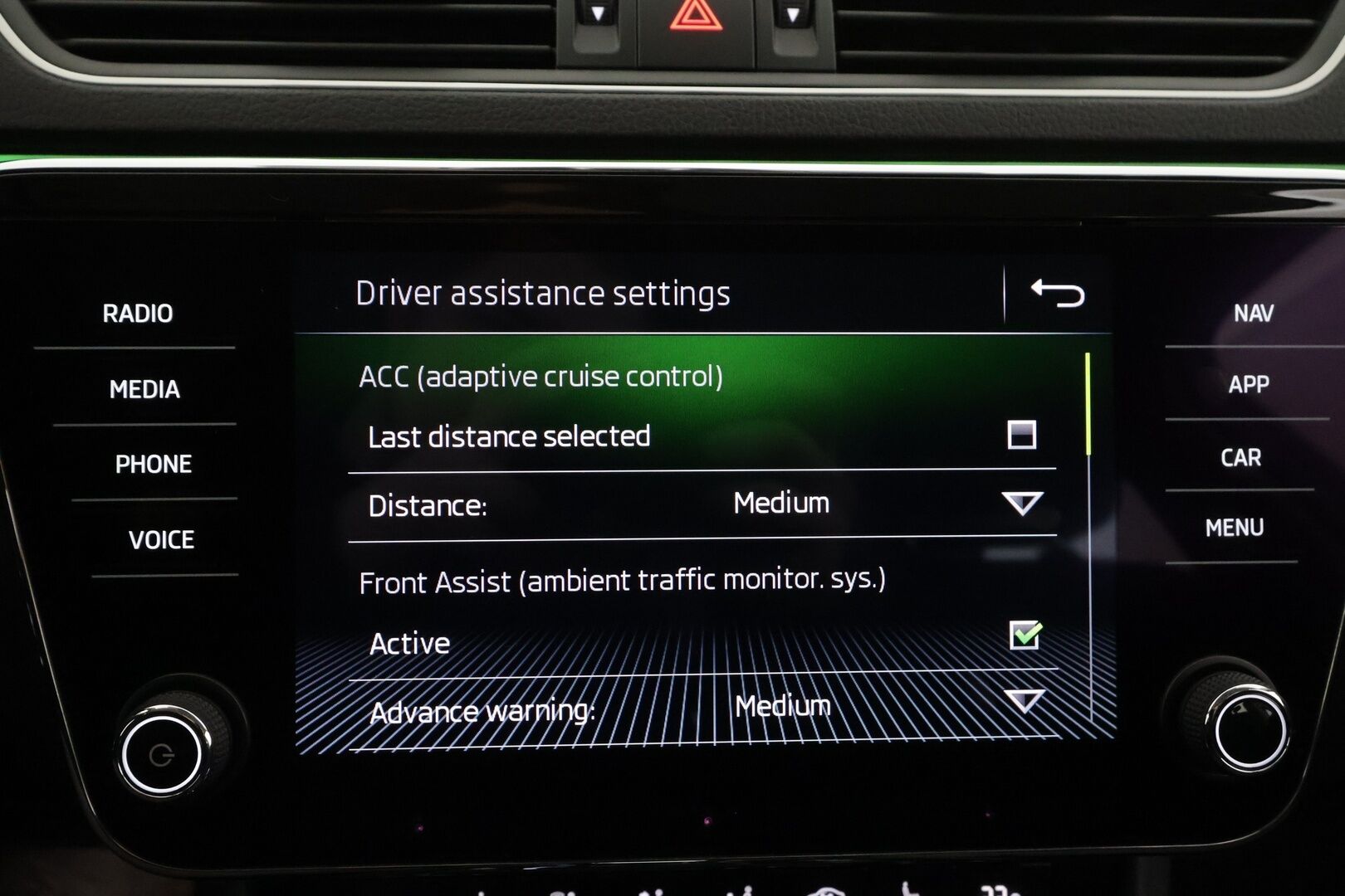 Skoda Superb 2019 Combi 1,5 TSI ACT Style BusinessLine DSG * ACC / Webasto / Koukku / Muistipenkki / Canton / LED / P.kamera * - Suomi-auto / Kahdet Renkaat - HULLUT AVAJAISHULINAT KORKOTARJOUS 3,29 %