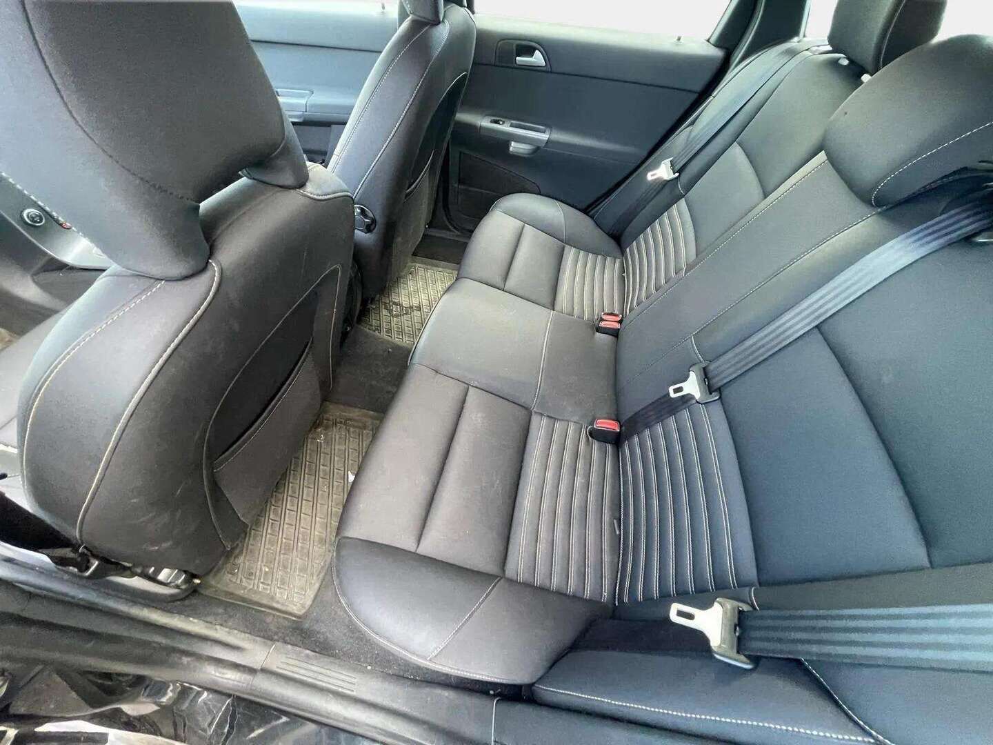 Volvo V50 2010 * Vetokoukku / Puolinahkapenkit / Hyvin huollettu * - *YritysOutlet - Myydään vain yrityksille / Hyvin pidetty / Siisti ikäisekseen*