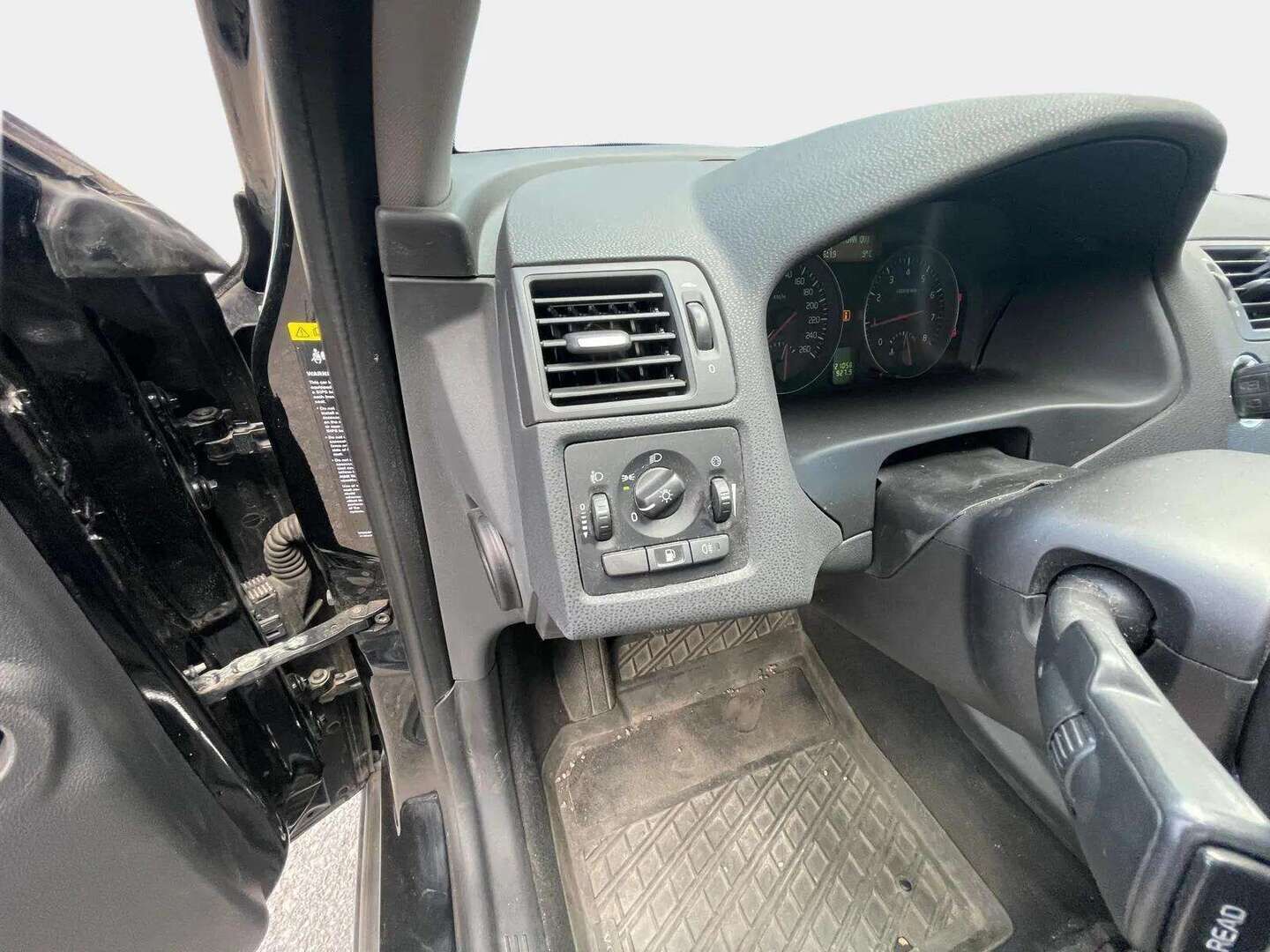 Volvo V50 2010 * Vetokoukku / Puolinahkapenkit / Hyvin huollettu * - *YritysOutlet - Myydään vain yrityksille / Hyvin pidetty / Siisti ikäisekseen*