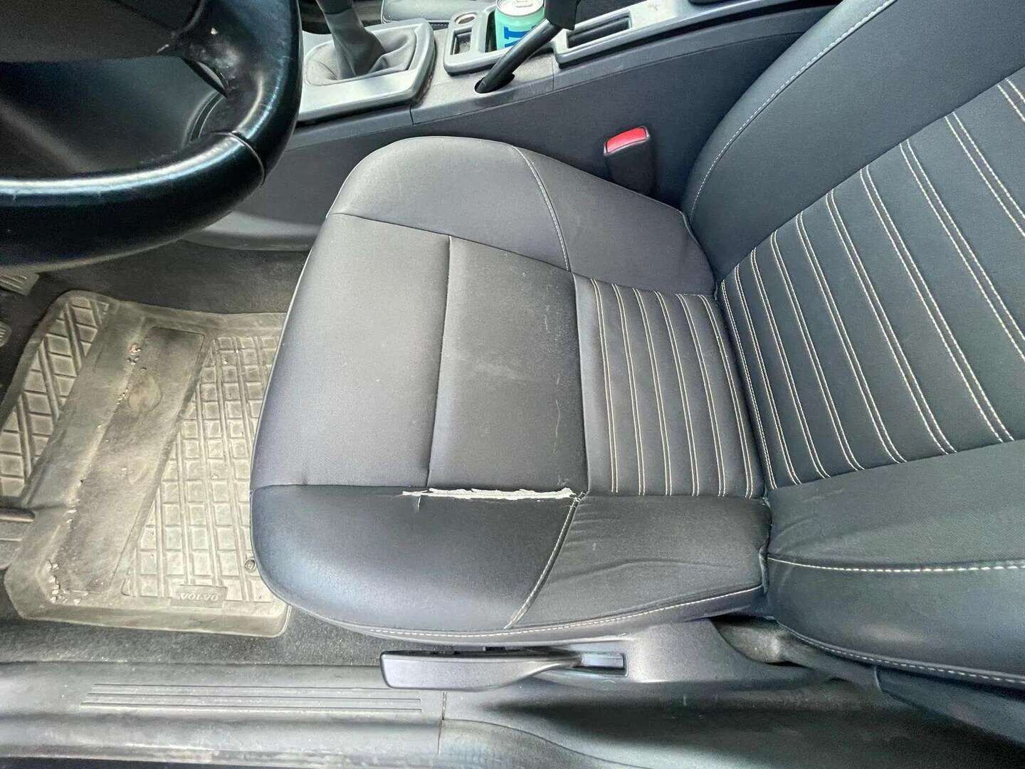 Volvo V50 2010 * Vetokoukku / Puolinahkapenkit / Hyvin huollettu * - *YritysOutlet - Myydään vain yrityksille / Hyvin pidetty / Siisti ikäisekseen*