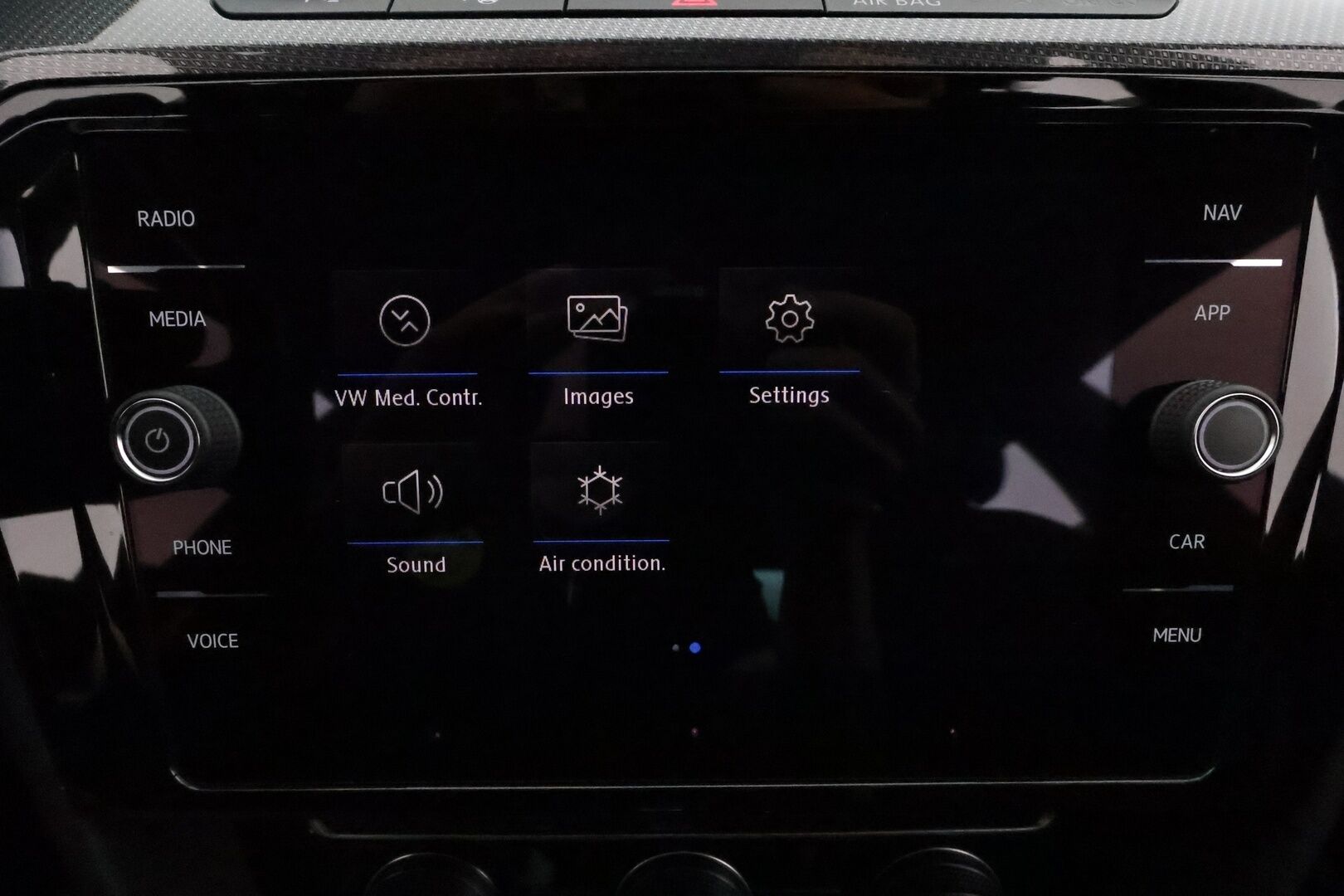 Volkswagen Arteon 2019 R-Line Limited Edition 1,5 TSI EVO 110 kW DSG-autom. **Webasto / Adapt.vakkari / Koukku / Navi / Sporttipenkit** - 1.om Suomi-auto / Kahdet renkaat aluvanteilla / Digimittaristo