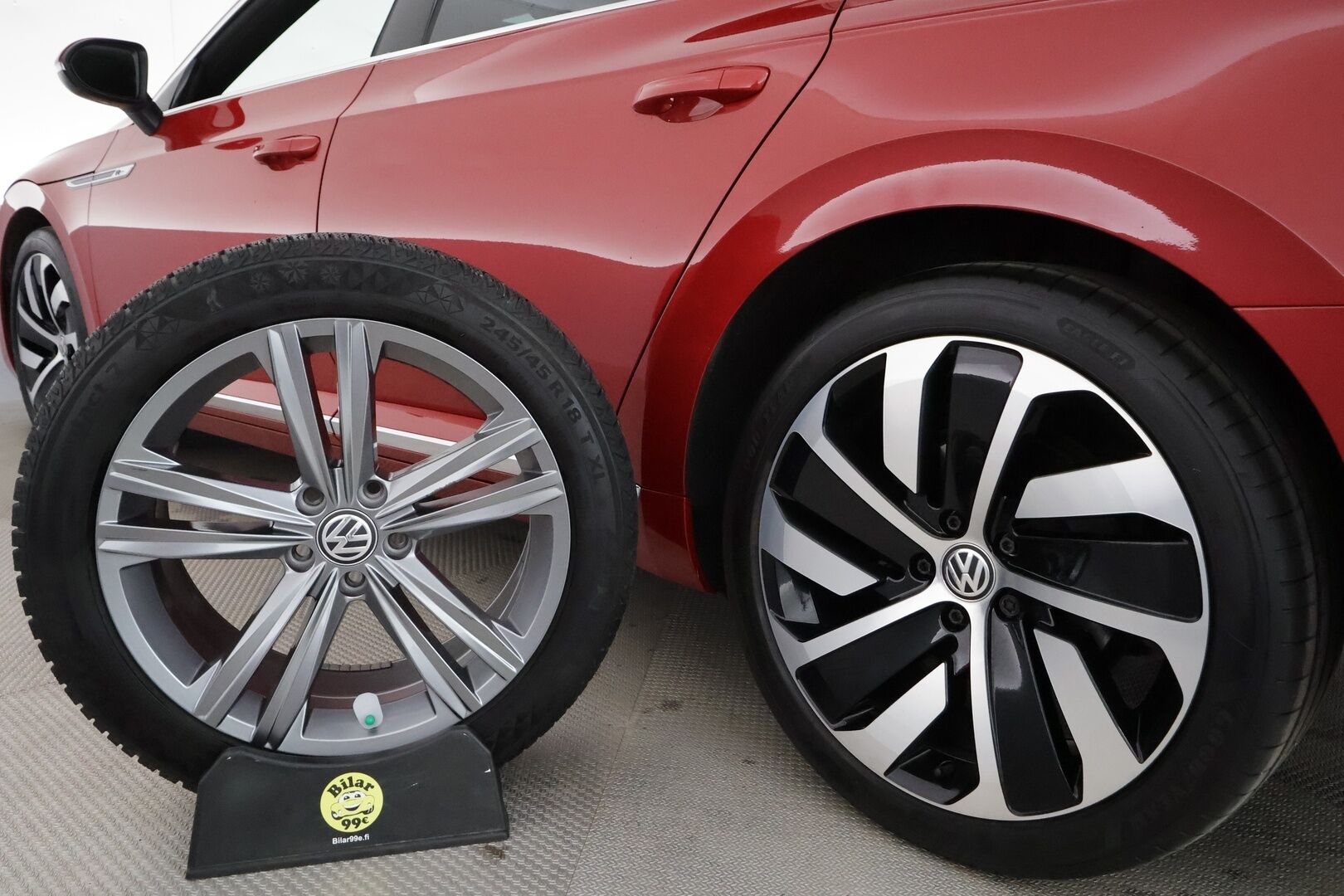 Volkswagen Arteon 2019 R-Line Limited Edition 1,5 TSI EVO 110 kW DSG-autom. **Webasto / Adapt.vakkari / Koukku / Navi / Sporttipenkit** - 1.om Suomi-auto / Kahdet renkaat aluvanteilla / Digimittaristo