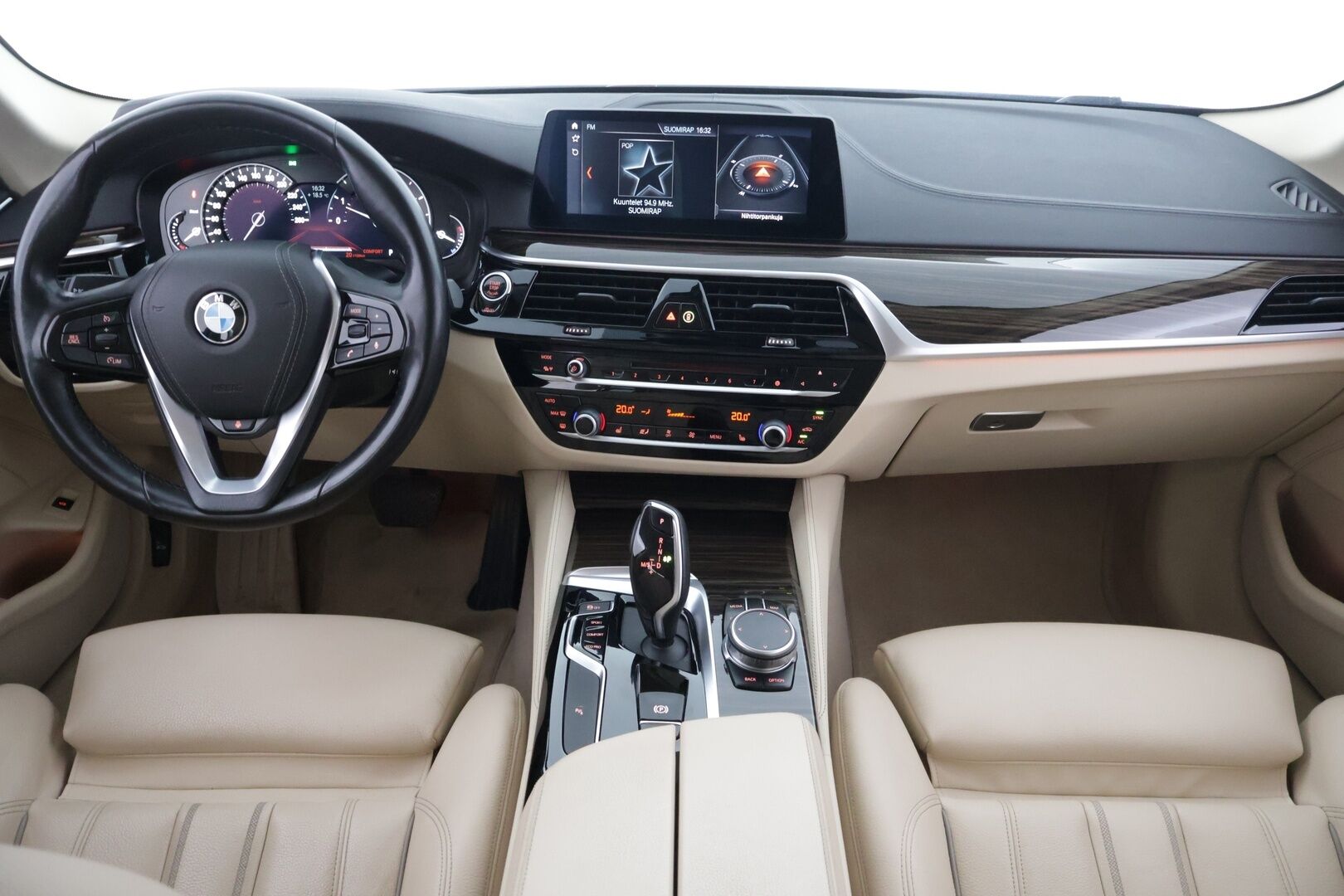 BMW 520 2019 G31 Touring 520d A xDrive Business Luxury Line - */ 2.om Suomi-auto / Prof. Navi / Webasto / P.kamera / Vakkari / Koukku / Nahkapenkit / Juuri saapunut /*