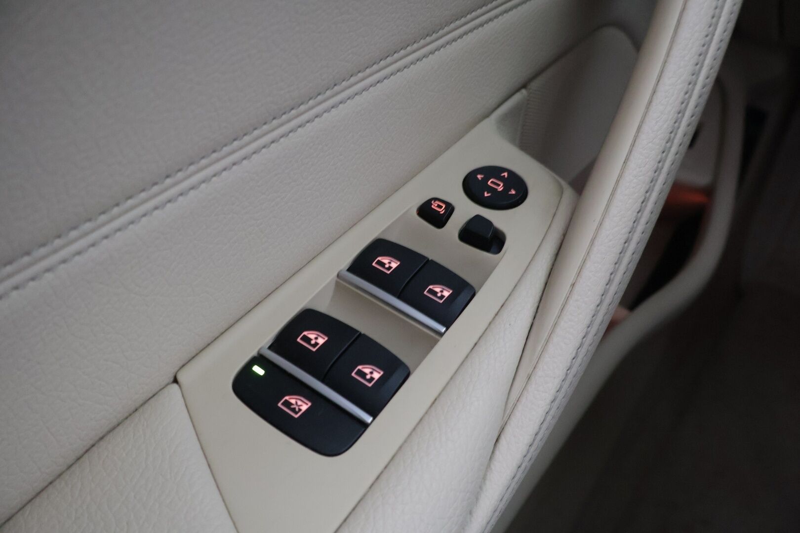 BMW 520 2019 G31 Touring 520d A xDrive Business Luxury Line - */ 2.om Suomi-auto / Prof. Navi / Webasto / P.kamera / Vakkari / Koukku / Nahkapenkit / Juuri saapunut /*