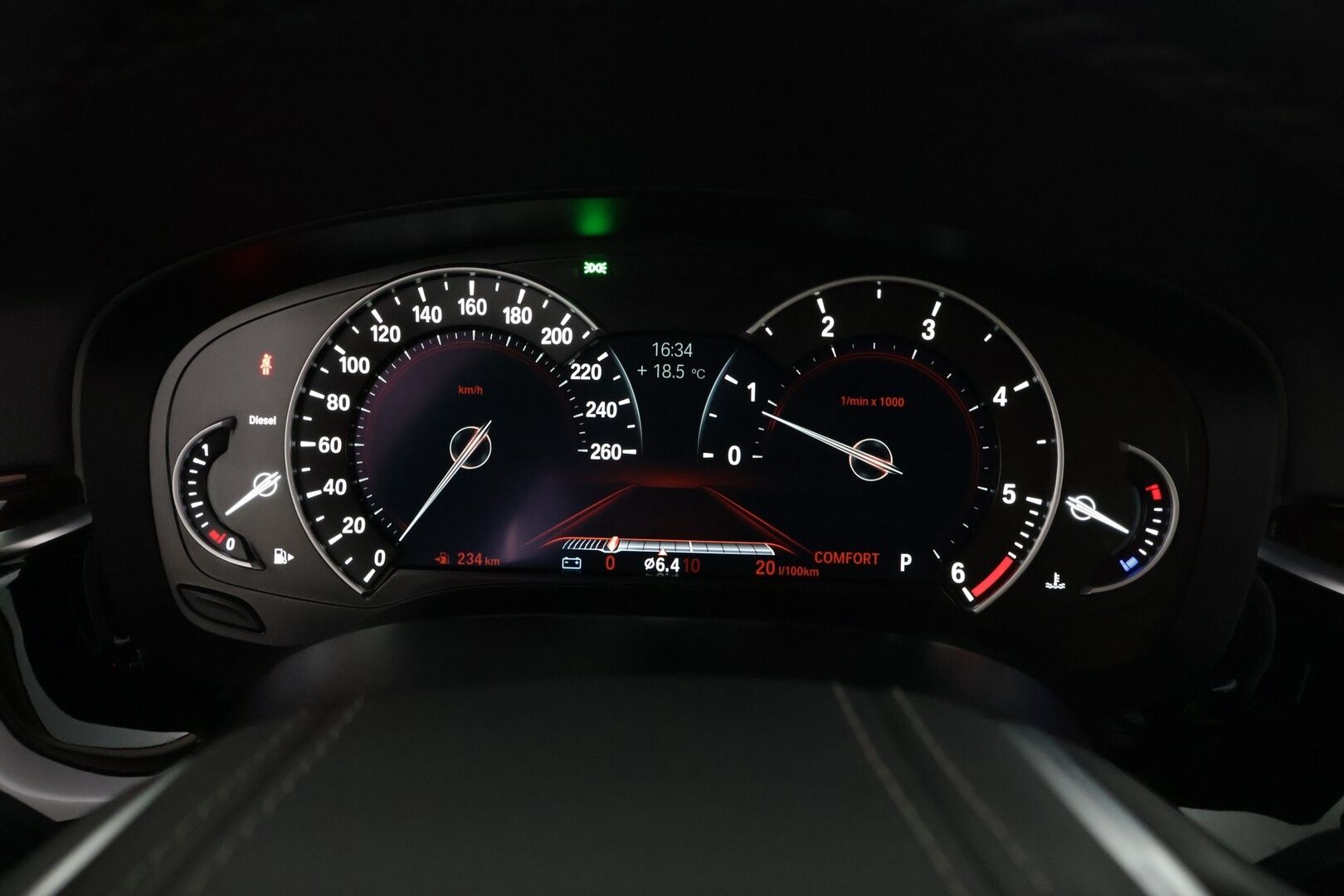 BMW 520 2019 G31 Touring 520d A xDrive Business Luxury Line - */ 2.om Suomi-auto / Prof. Navi / Webasto / P.kamera / Vakkari / Koukku / Nahkapenkit / Juuri saapunut /*