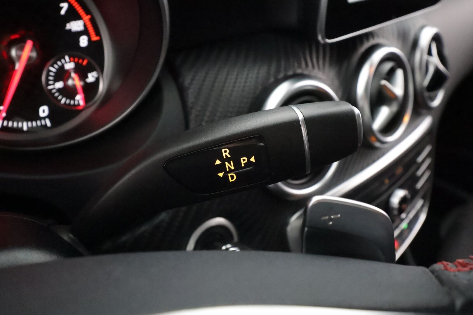 Mercedes-Benz A 2016 180 A Business AMG * LED-High Performance / P.Kamera / Sportpenkit / Bluetooth / Vakkari * - Kahdet renkaat aluvanteilla