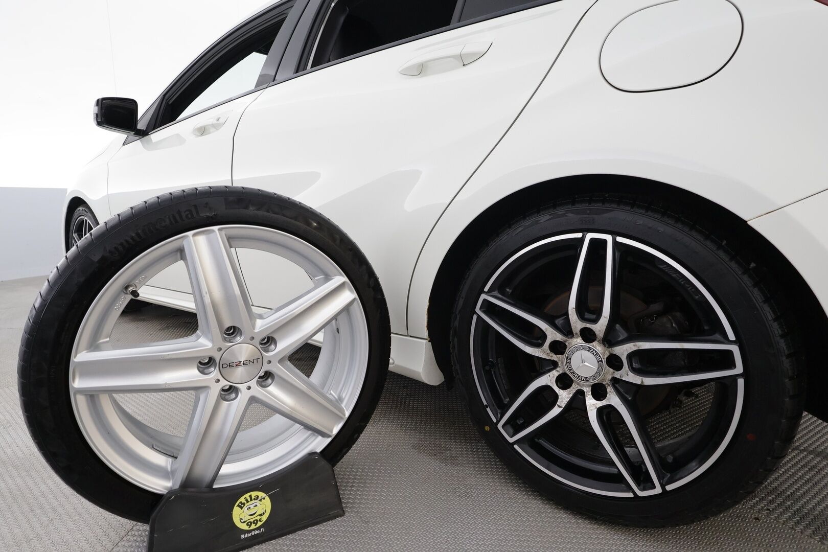 Mercedes-Benz A 2016 180 A Business AMG * LED-High Performance / P.Kamera / Sportpenkit / Bluetooth / Vakkari * - Kahdet renkaat aluvanteilla