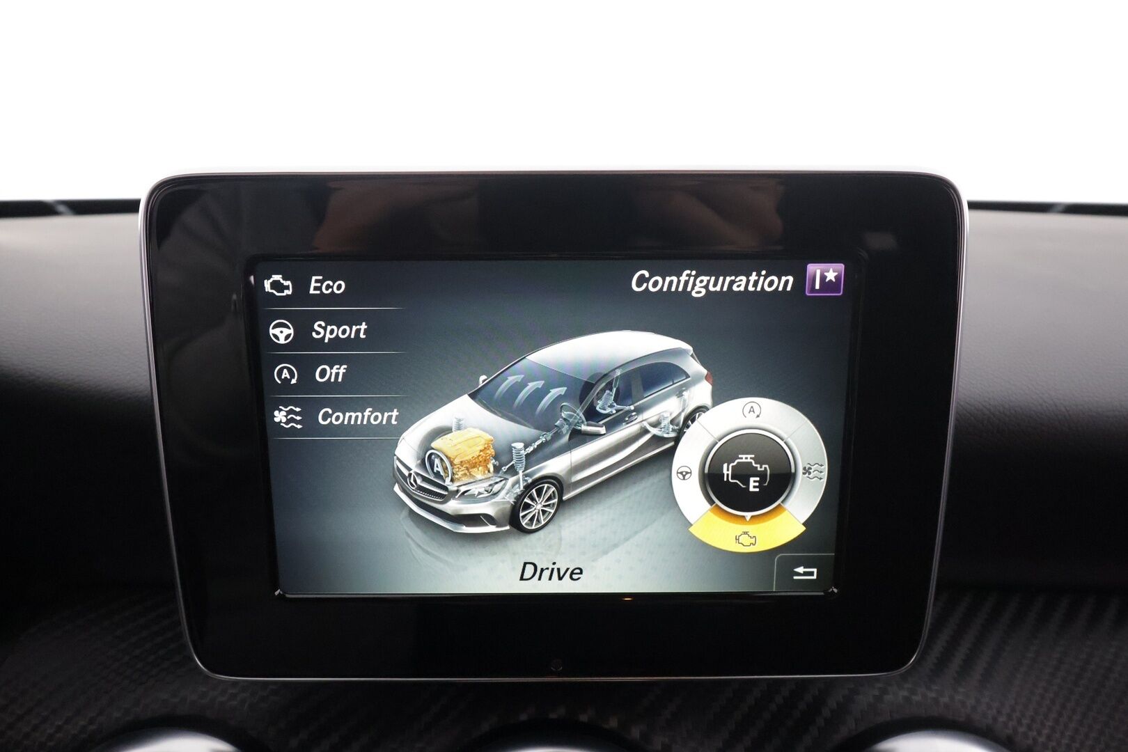 Mercedes-Benz A 2016 180 A Business AMG * LED-High Performance / P.Kamera / Sportpenkit / Bluetooth / Vakkari * - Kahdet renkaat aluvanteilla