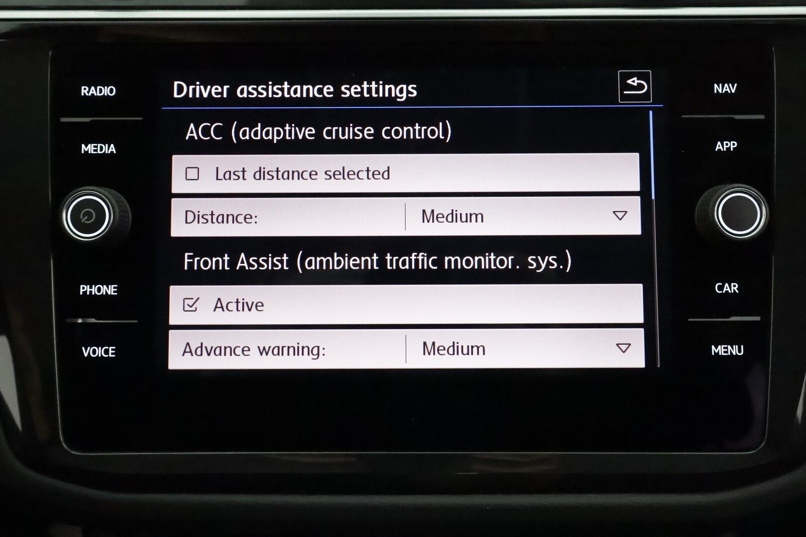 Volkswagen Tiguan 2019 Highline 2,0 TDI SCR 110 kW (150 hv) 4MOTION DSG-automaatti **Adapt.vakkari / LED / Webasto / Digimittaristo / Navi** - 3,99 % KORKOTARJOUS TÄHÄN AUTOON - Suomi-auto / Kahdet renkaat aluvanteilla / KeylessGo 