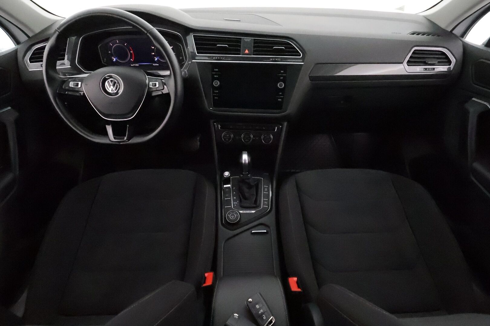 Volkswagen Tiguan 2019 Highline 2,0 TDI SCR 110 kW (150 hv) 4MOTION DSG-automaatti **Adapt.vakkari / LED / Webasto / Digimittaristo / Navi** - 3,99 % KORKOTARJOUS TÄHÄN AUTOON - Suomi-auto / Kahdet renkaat aluvanteilla / KeylessGo 